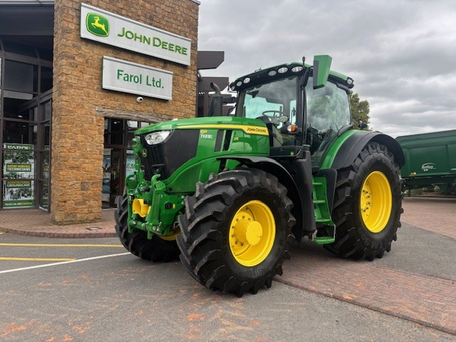 John Deere 6R 215 - Traktorius: foto 1 John Deere 6R 215 - Traktorius: foto 1