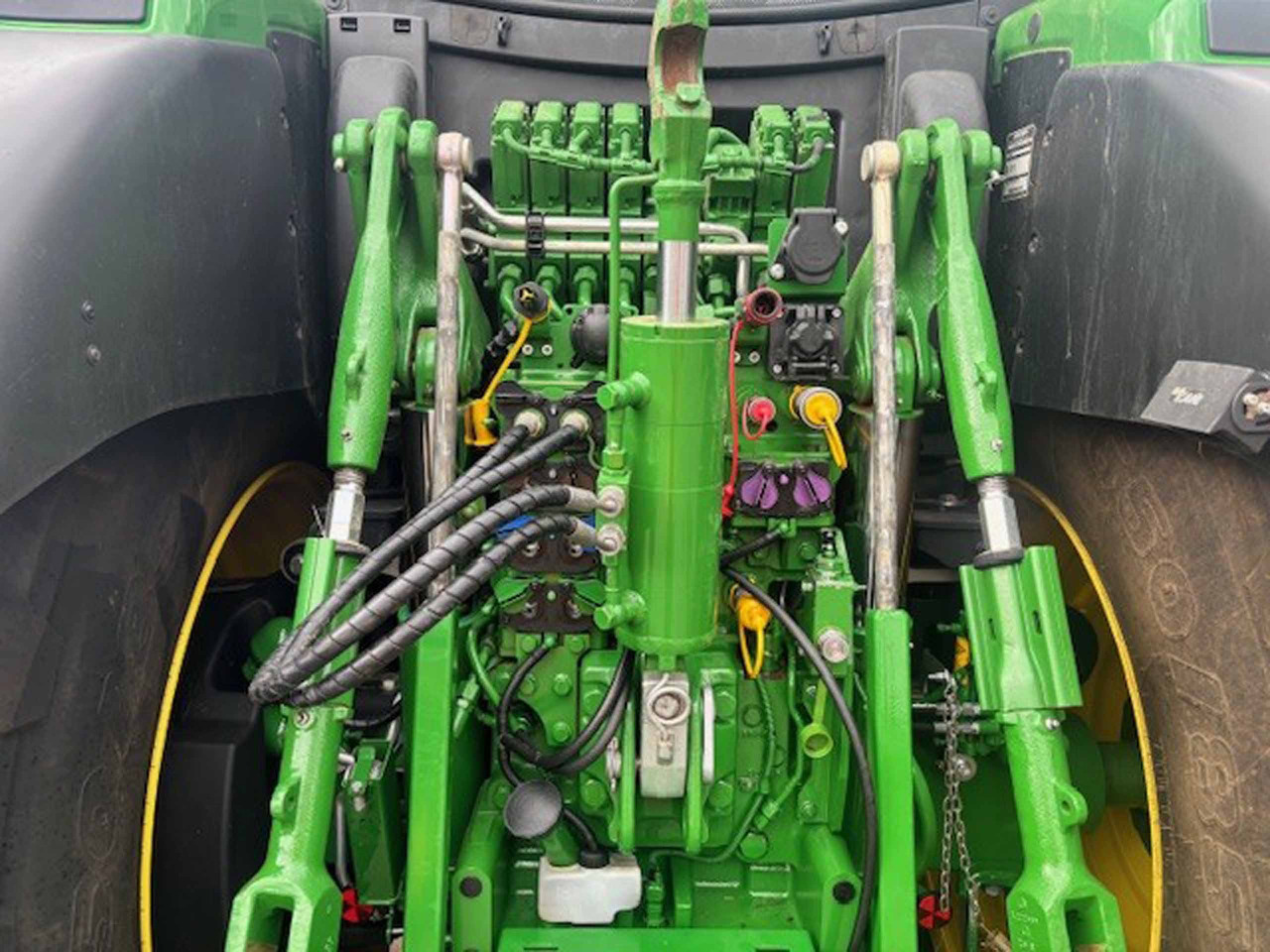 John Deere 6R 215 - Traktorius: foto 5 John Deere 6R 215 - Traktorius: foto 5