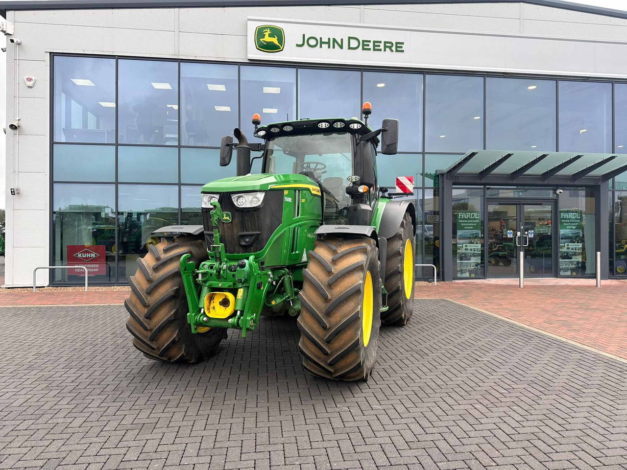John Deere 6R 250 - Traktorius: foto 4 John Deere 6R 250 - Traktorius: foto 4