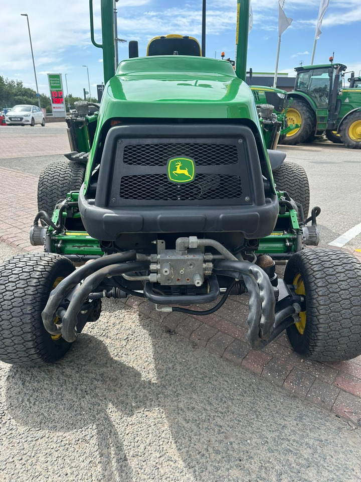 John Deere 7500AE Fairway Mower - Vejapjovė: foto 4 John Deere 7500AE Fairway Mower - Vejapjovė: foto 4