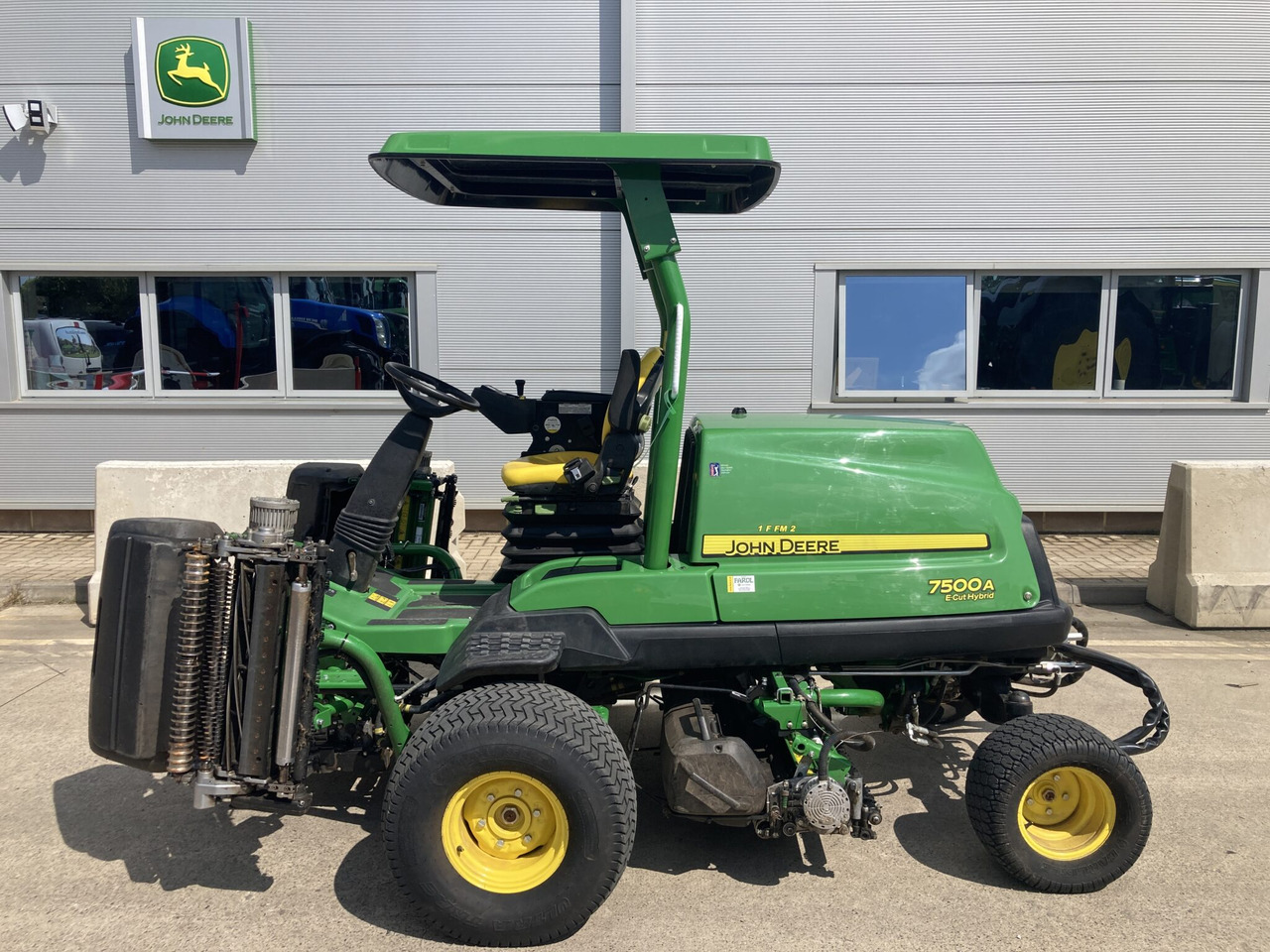 John Deere 7500AE fairway mower - Vejapjovė: foto 2 John Deere 7500AE fairway mower - Vejapjovė: foto 2