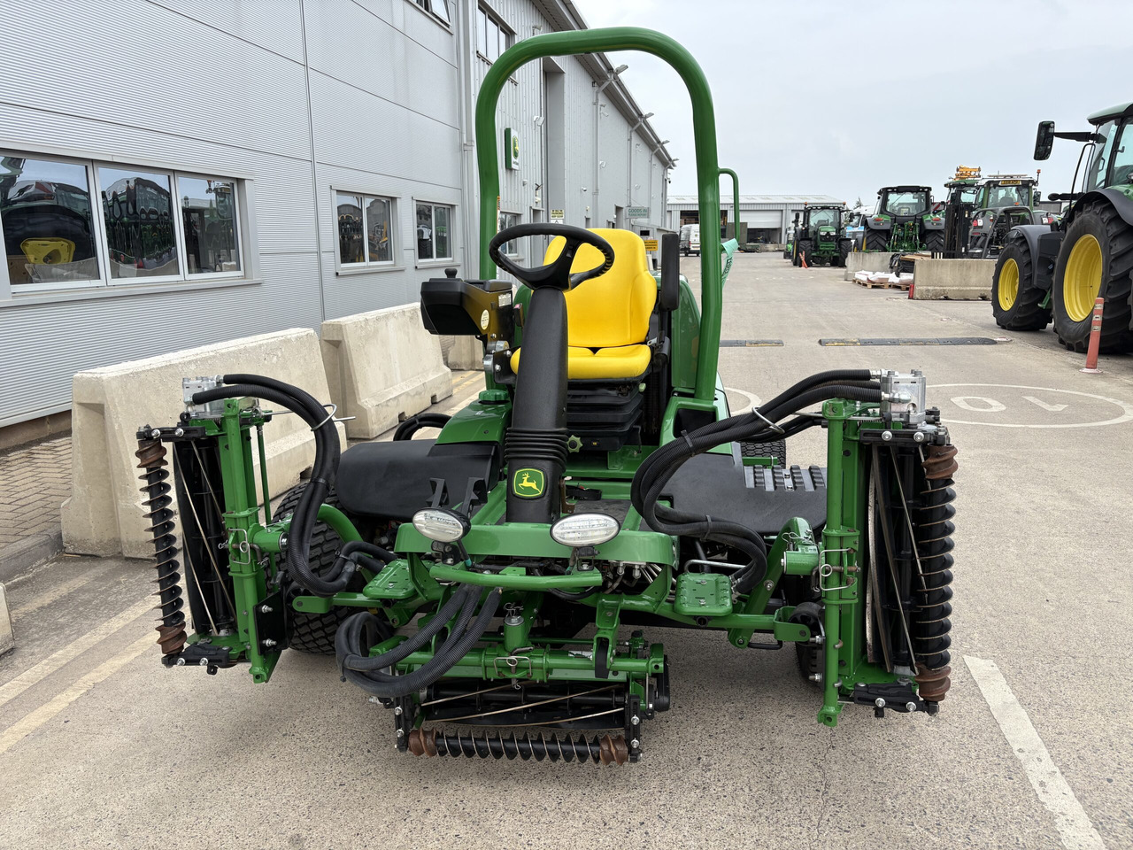 John Deere 7700A Fairway Mower - Vejapjovė: foto 2 John Deere 7700A Fairway Mower - Vejapjovė: foto 2