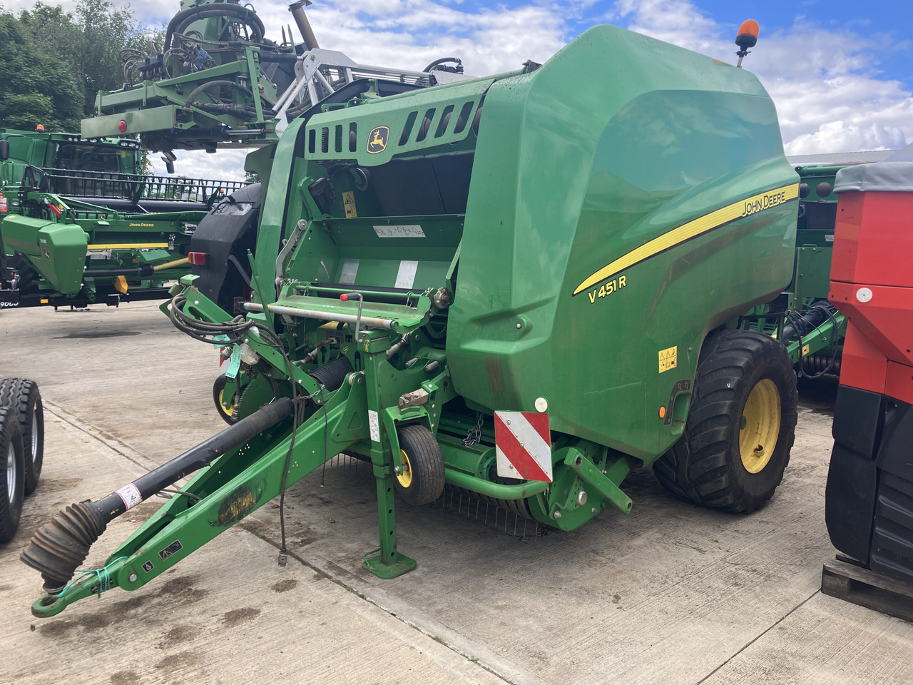 John Deere V451R - Pašarų tvarkymo technika: foto 1 John Deere V451R - Pašarų tvarkymo technika: foto 1