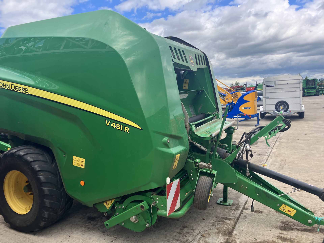 John Deere V451R - Pašarų tvarkymo technika: foto 3 John Deere V451R - Pašarų tvarkymo technika: foto 3
