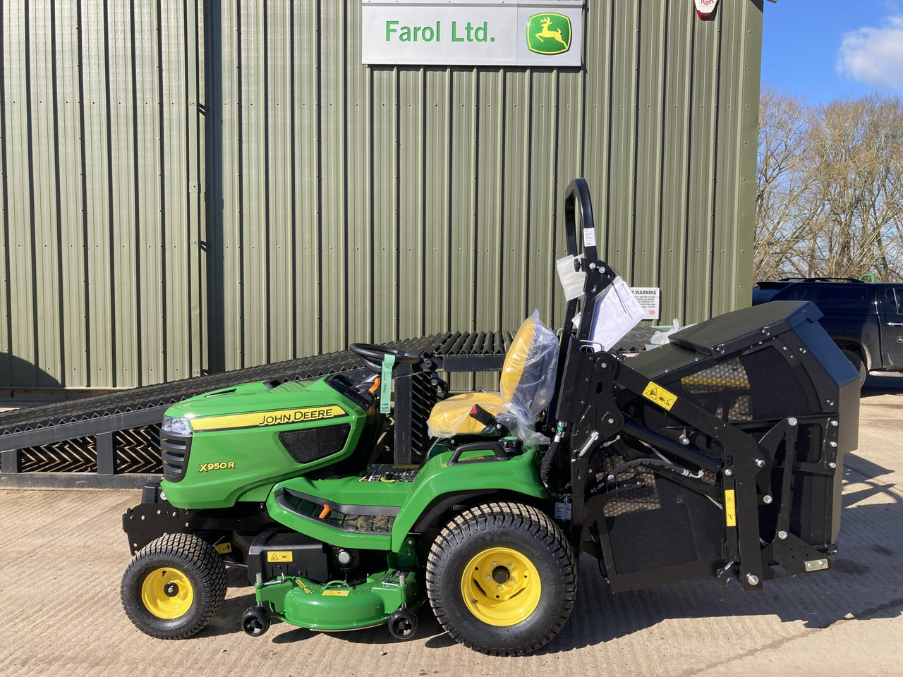 John Deere X950R ride on cut and collect mower - Vejapjovė: foto 2 John Deere X950R ride on cut and collect mower - Vejapjovė: foto 2
