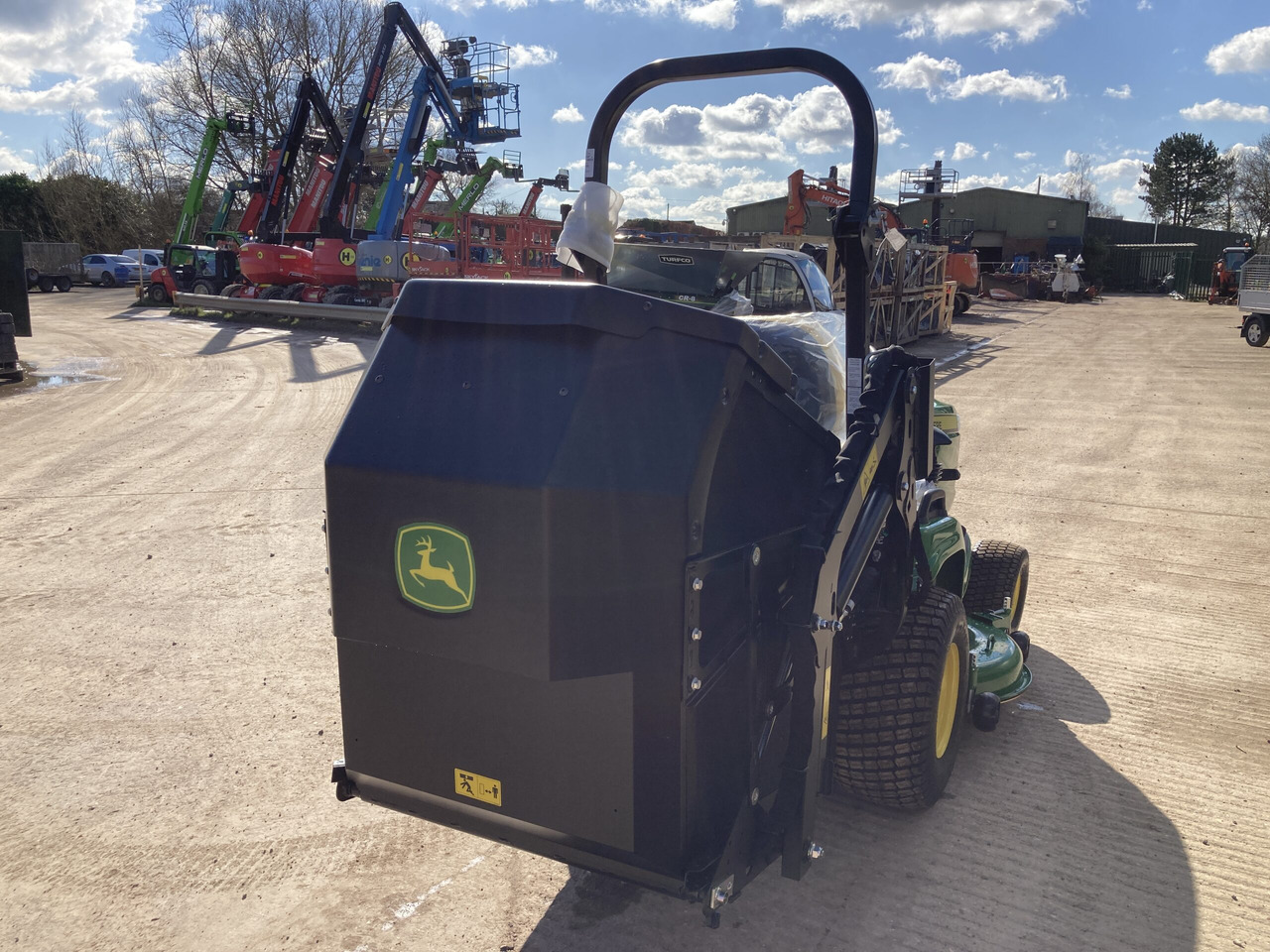 John Deere X950R ride on cut and collect mower - Vejapjovė: foto 5 John Deere X950R ride on cut and collect mower - Vejapjovė: foto 5