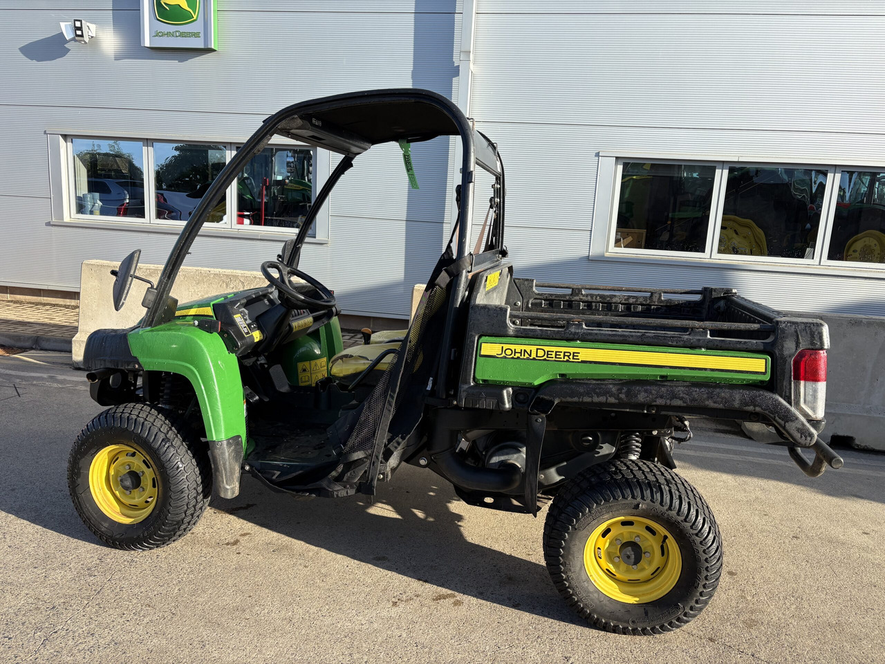John Deere XUV855M Gator - Keturratis: foto 1 John Deere XUV855M Gator - Keturratis: foto 1