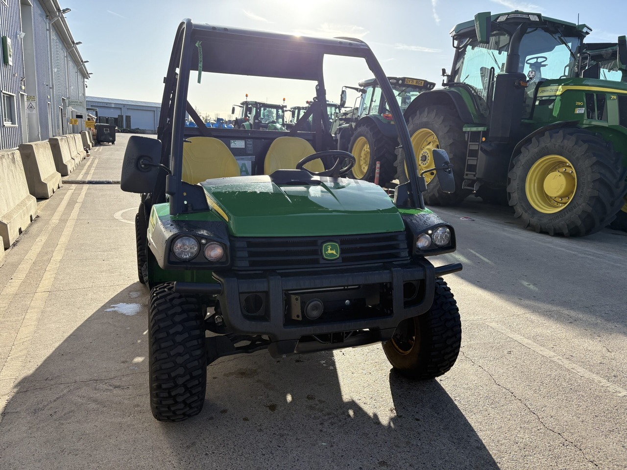 John Deere XUV855M Gator - Keturratis: foto 2 John Deere XUV855M Gator - Keturratis: foto 2