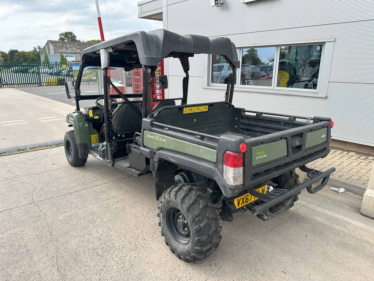 John Deere XUV855M S4 Gator - Keturratis: foto 3 John Deere XUV855M S4 Gator - Keturratis: foto 3