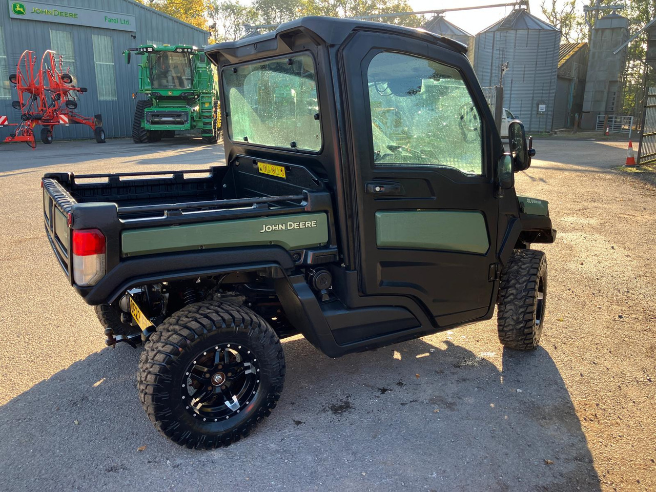 John Deere XUV865M Gator - Keturratis: foto 4 John Deere XUV865M Gator - Keturratis: foto 4