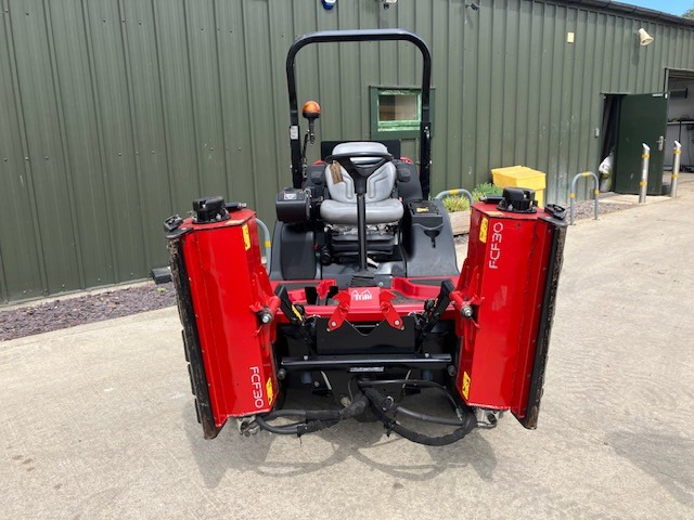 Toro LTF3000 Commercial Triple Flail Mower - Vejapjovė: foto 2 Toro LTF3000 Commercial Triple Flail Mower - Vejapjovė: foto 2