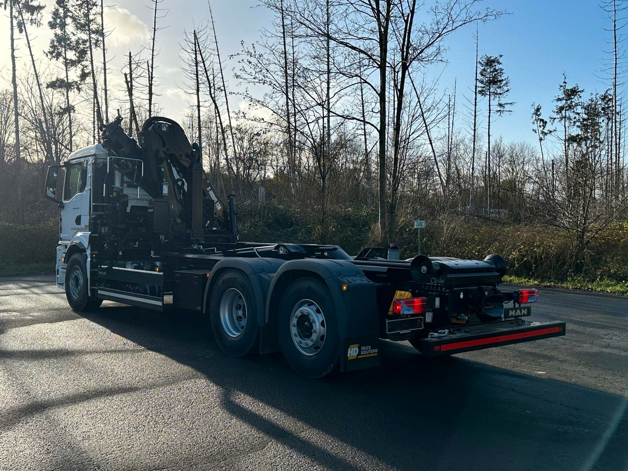 MAN TGS 26.470 6x2 Abrollkipper + Kran Hiab 138-3 - Hook-lift sunkvežimis, Sunkvežimis su kranu: foto 4 MAN TGS 26.470 6x2 Abrollkipper + Kran Hiab 138-3 - Hook-lift sunkvežimis, Sunkvežimis su kranu: foto 4