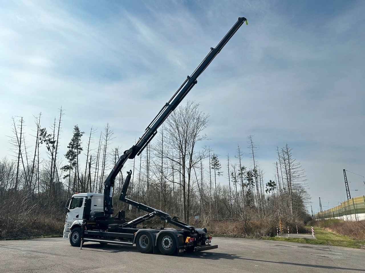 MAN TGS 26.470 6x2 Abrollkipper + Kran Hiab 228-4 - Hook-lift sunkvežimis, Sunkvežimis su kranu: foto 3 MAN TGS 26.470 6x2 Abrollkipper + Kran Hiab 228-4 - Hook-lift sunkvežimis, Sunkvežimis su kranu: foto 3