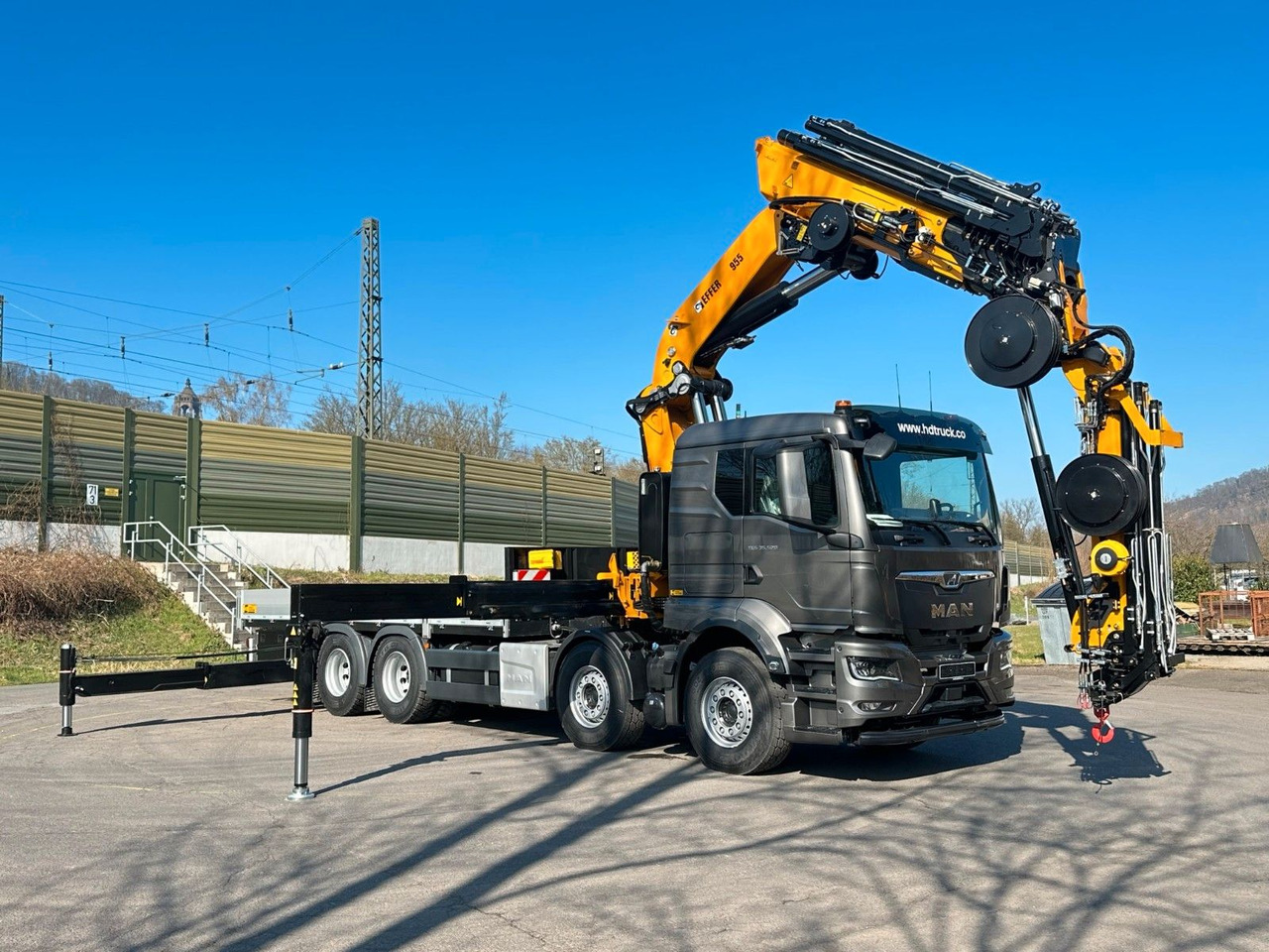 MAN TGS 35.520 8X4 TG 3 EFFER 955-8s +Jib 6sAUTOKRAN - Platforminis/ Bortinis sunkvežimis, Sunkvežimis su kranu: foto 2 MAN TGS 35.520 8X4 TG 3 EFFER 955-8s +Jib 6sAUTOKRAN - Platforminis/ Bortinis sunkvežimis, Sunkvežimis su kranu: foto 2