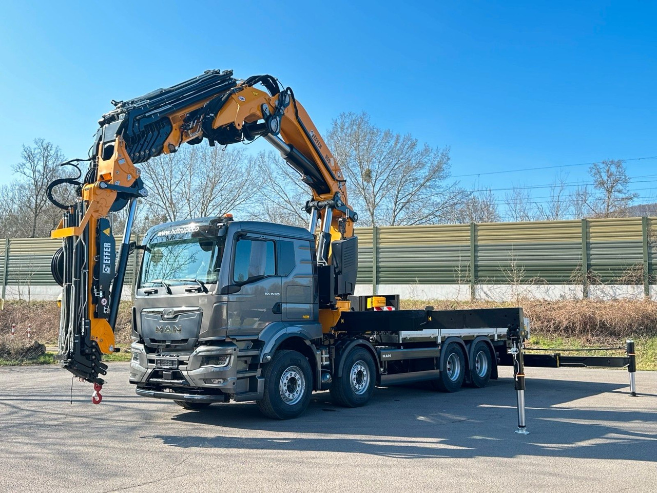 MAN TGS 35.520 8X4 TG 3 EFFER 955-8s +Jib 6sAUTOKRAN - Platforminis/ Bortinis sunkvežimis, Sunkvežimis su kranu: foto 4 MAN TGS 35.520 8X4 TG 3 EFFER 955-8s +Jib 6sAUTOKRAN - Platforminis/ Bortinis sunkvežimis, Sunkvežimis su kranu: foto 4