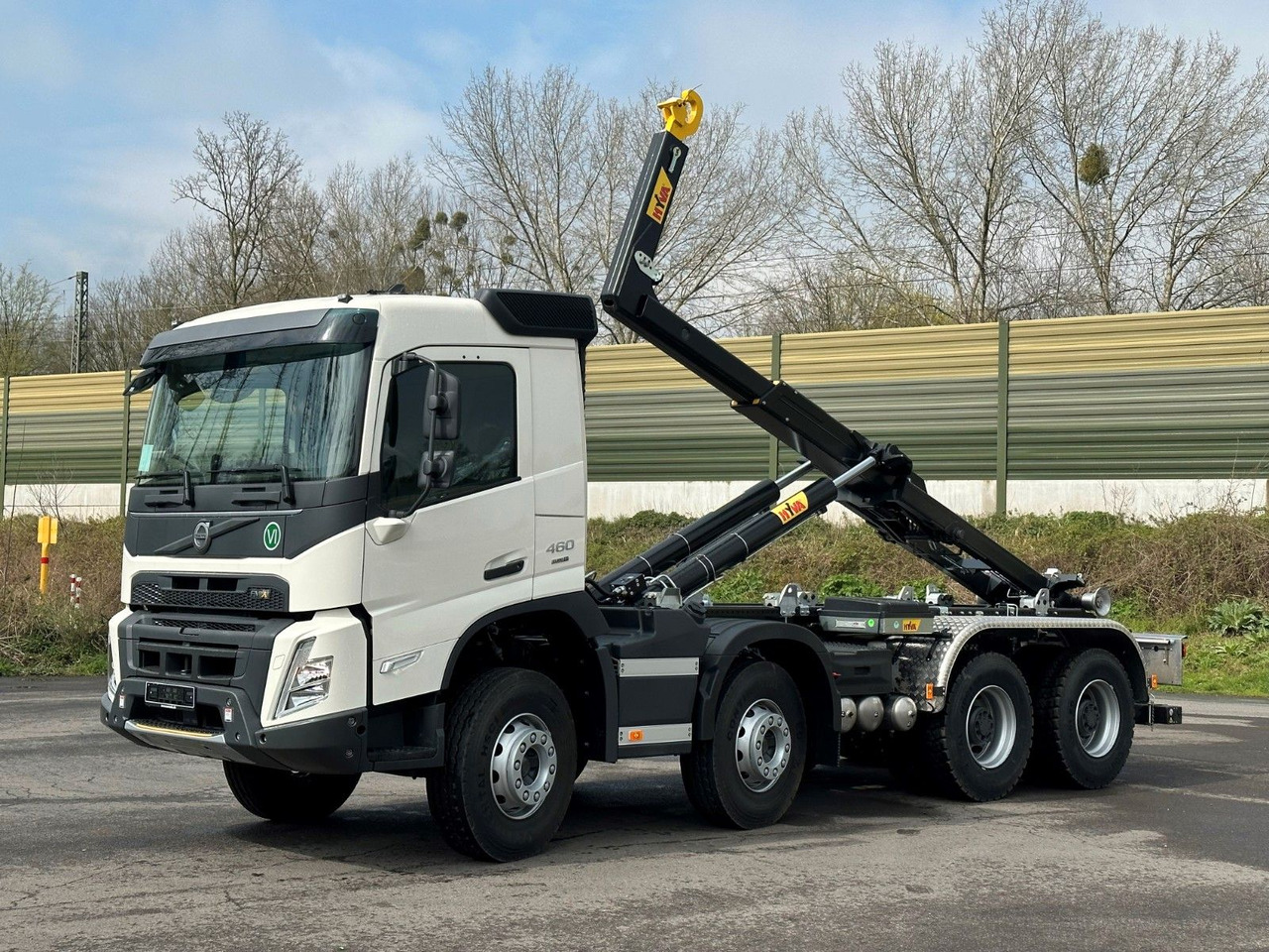 Hook-lift sunkvežimis, Sunkvežimis su kranu Volvo FMX 460 8x4 Hiab MultLift Abrollkipper Euro6e: foto 10