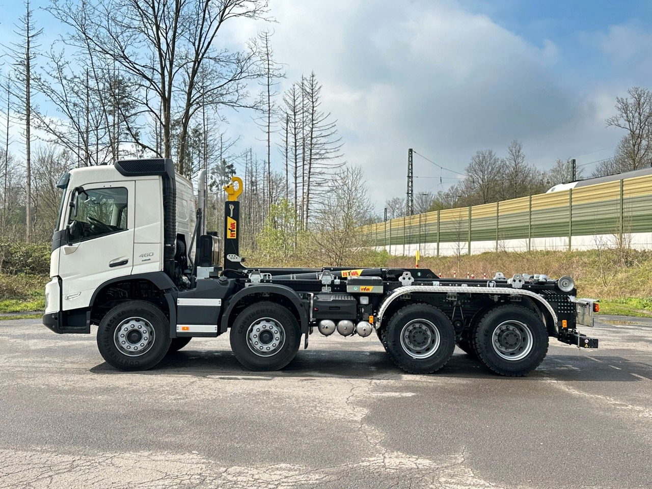 Volvo FMX 460 8x4 Hiab MultLift Abrollkipper Euro6e - Hook-lift sunkvežimis, Sunkvežimis su kranu: foto 3 Volvo FMX 460 8x4 Hiab MultLift Abrollkipper Euro6e - Hook-lift sunkvežimis, Sunkvežimis su kranu: foto 3