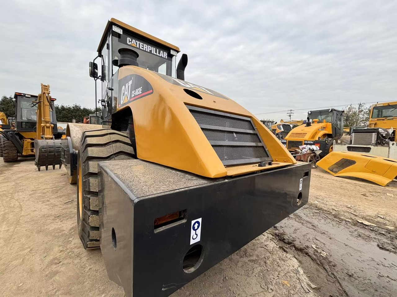 CATERPILLAR CS683E - Kompaktorius: foto 2 CATERPILLAR CS683E - Kompaktorius: foto 2