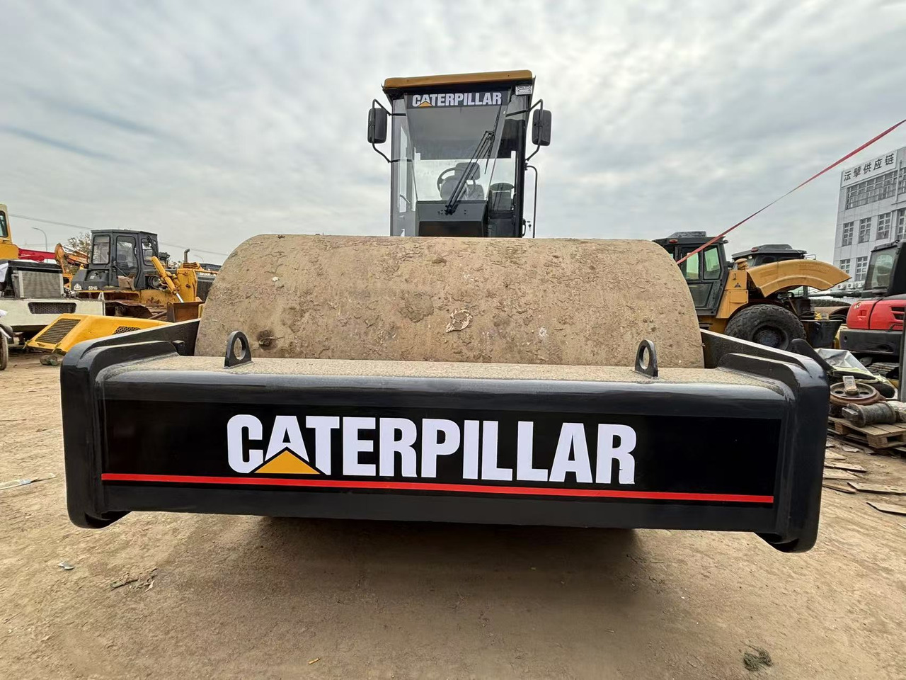 CATERPILLAR CS683E - Kompaktorius: foto 1 CATERPILLAR CS683E - Kompaktorius: foto 1