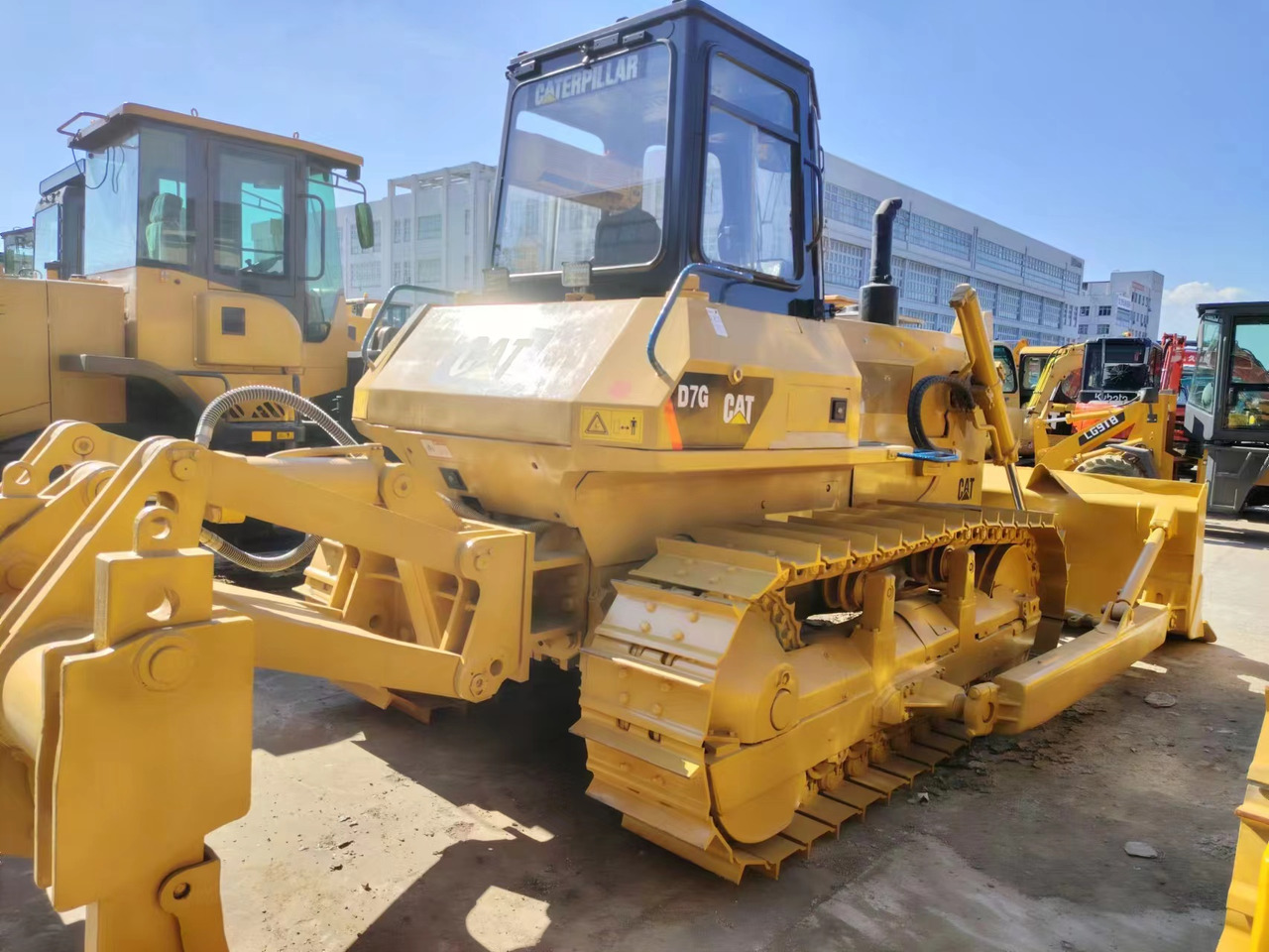 CATERPILLAR D7G - Buldozeris: foto 3 CATERPILLAR D7G - Buldozeris: foto 3