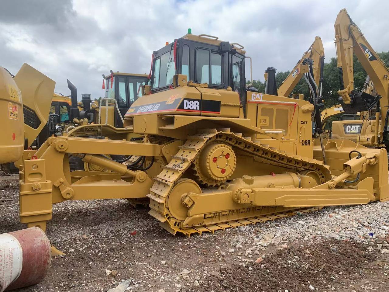 CATERPILLAR D8R - Buldozeris: foto 3 CATERPILLAR D8R - Buldozeris: foto 3