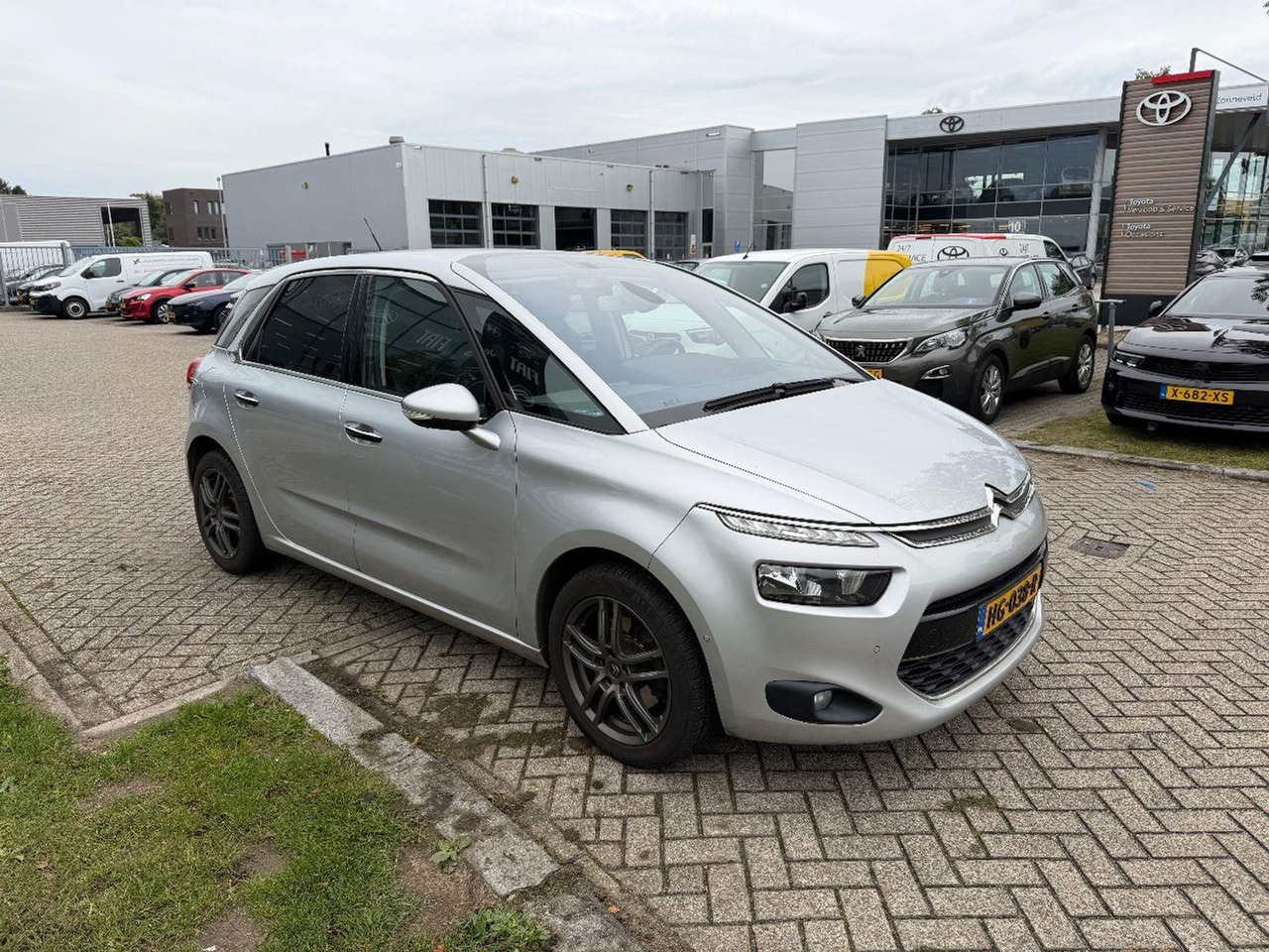 Citroen C4 Picasso 1.6 THP Exclusive | 2015 | 101.255 km | HG038R | NAP: Geen oordeel - Lengvasis automobilis: foto 2 Citroen C4 Picasso 1.6 THP Exclusive | 2015 | 101.255 km | HG038R | NAP: Geen oordeel - Lengvasis automobilis: foto 2