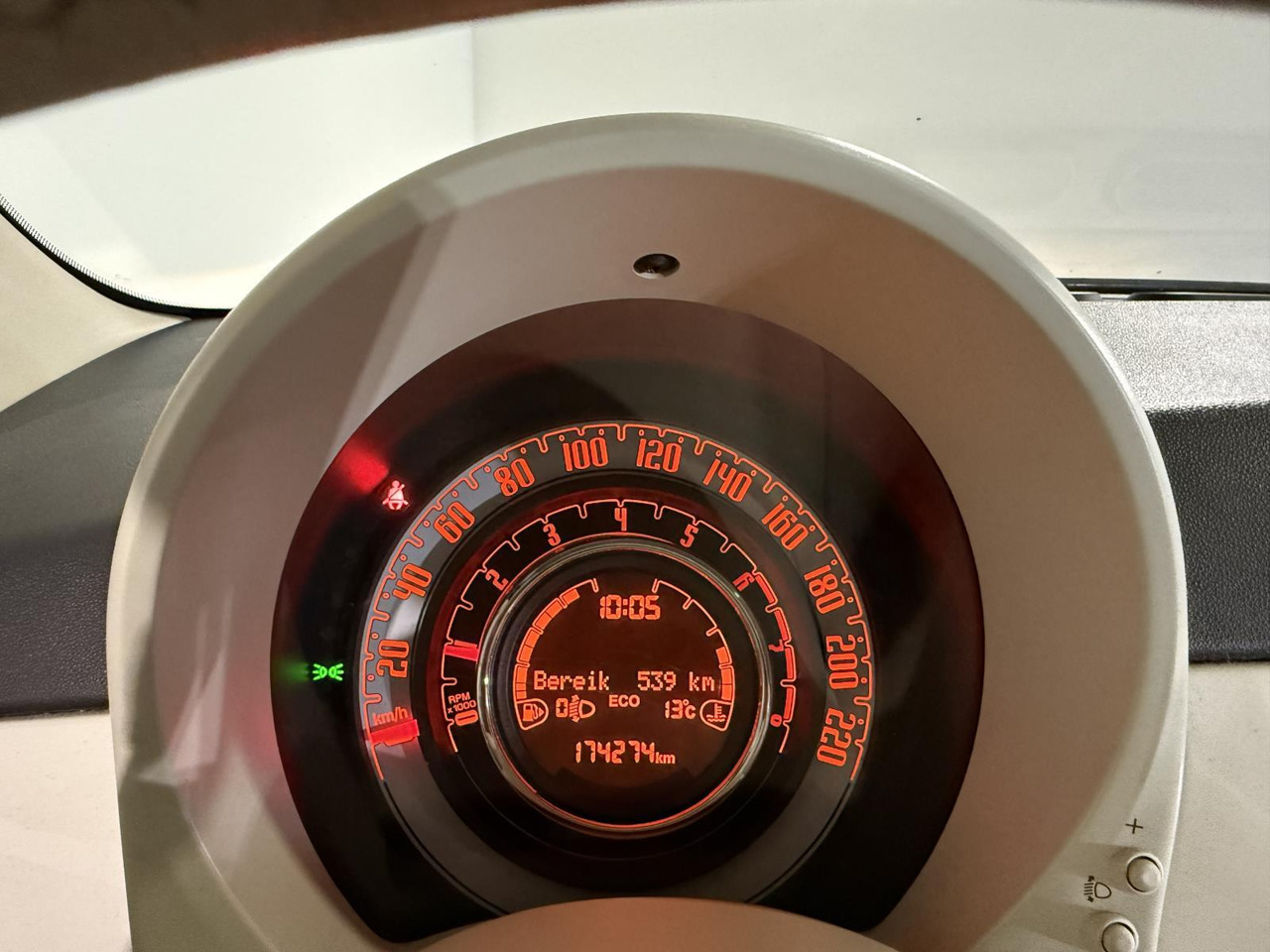 Fiat | 500 | 0.9 TwinAir Turbo Lounge | 2017 | 174.274 km | KX085G | Logisch - Hečbekas: foto 2 Fiat | 500 | 0.9 TwinAir Turbo Lounge | 2017 | 174.274 km | KX085G | Logisch - Hečbekas: foto 2