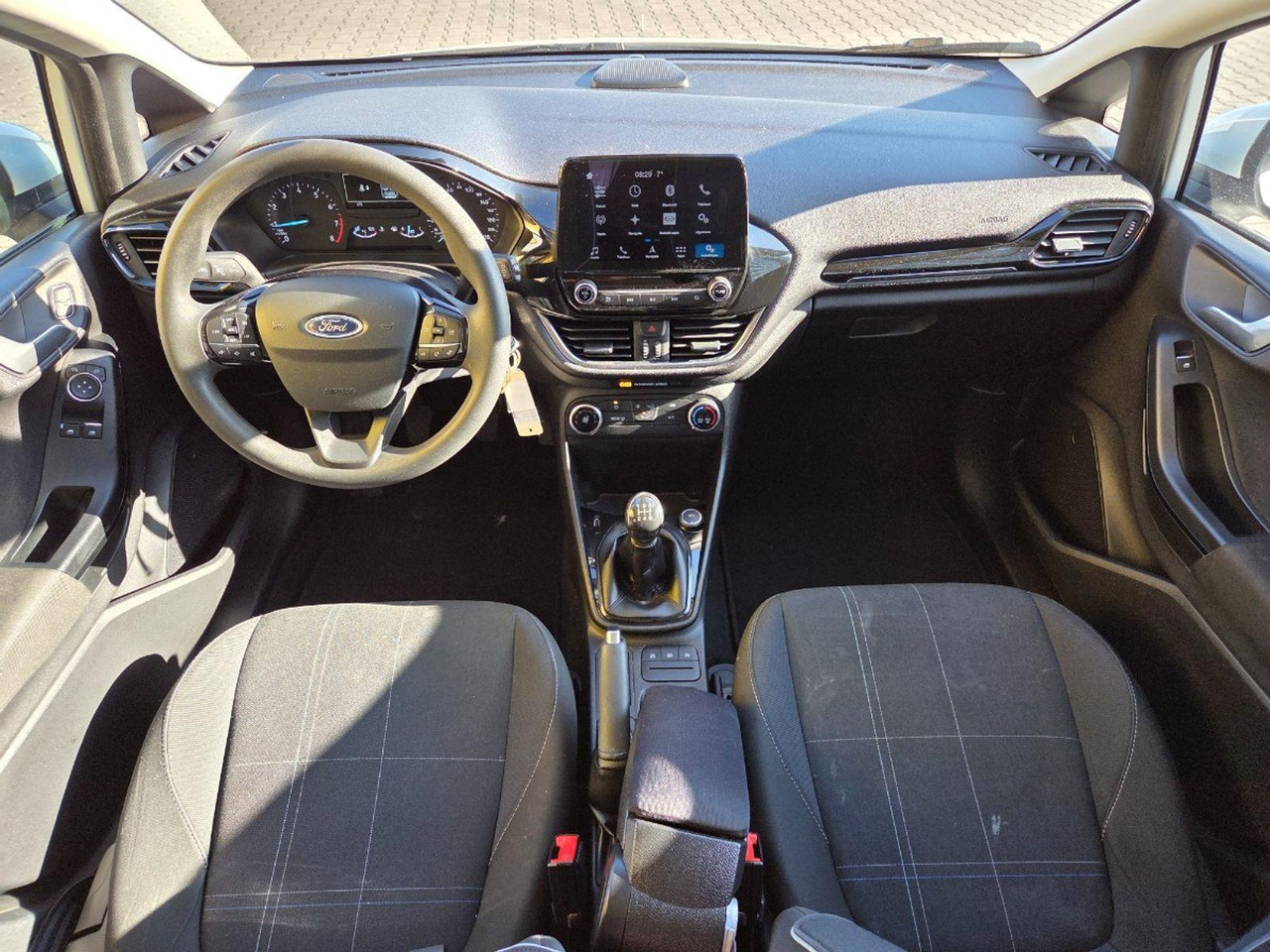 Ford Fiesta 1.1 Trend | 2017 | 145.164 km | PZ248S | NAP: Logisch - Hečbekas: foto 5 Ford Fiesta 1.1 Trend | 2017 | 145.164 km | PZ248S | NAP: Logisch - Hečbekas: foto 5