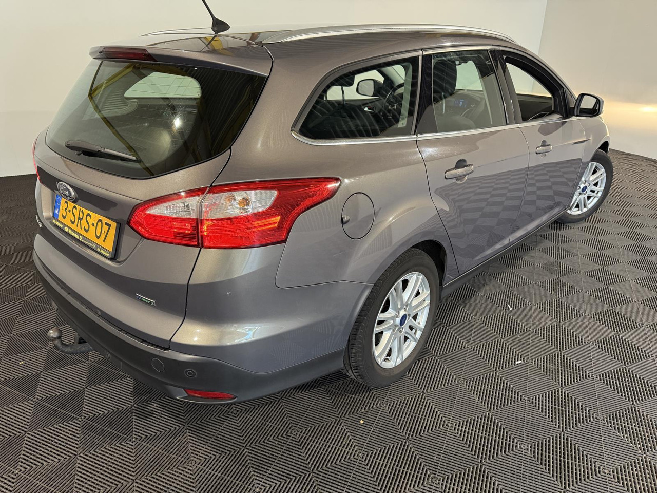 Ford | Focus Wagon | 1.0 EcoBoost Edition Plus | 2013 | 228.888 km | 3SRS07 | Logisch - Lengvasis automobilis: foto 3 Ford | Focus Wagon | 1.0 EcoBoost Edition Plus | 2013 | 228.888 km | 3SRS07 | Logisch - Lengvasis automobilis: foto 3