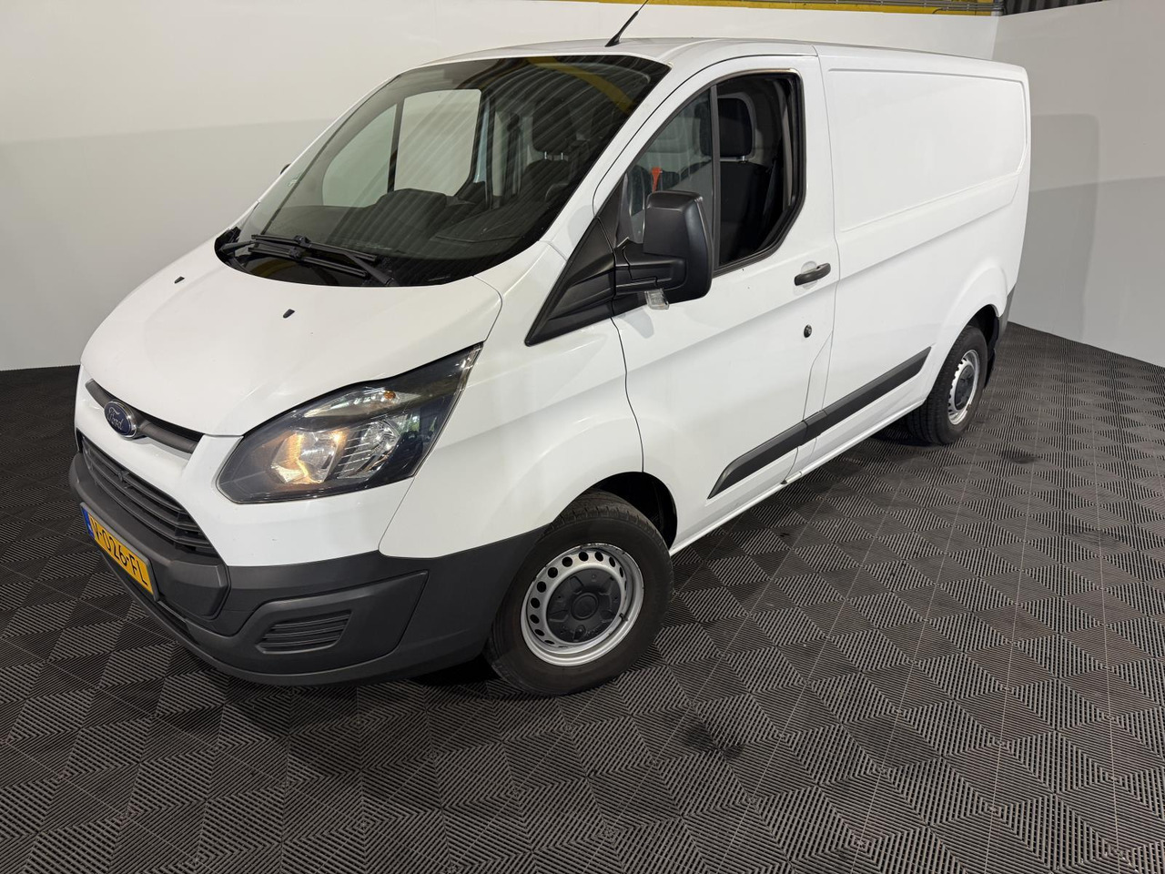 Ford Transit Custom 270 2.0 TDCI L1H1 2017 258.356 km V-026-FL - Krovininis mikroautobusas: foto 1 Ford Transit Custom 270 2.0 TDCI L1H1 2017 258.356 km V-026-FL - Krovininis mikroautobusas: foto 1