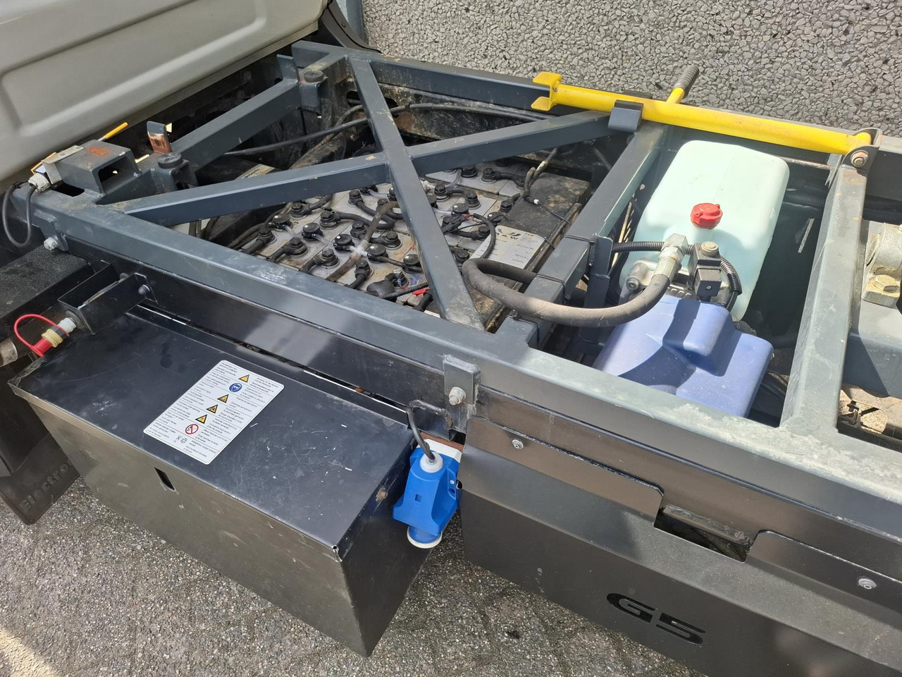 Goupil G5 Elektrische Stratenreinigingsmachine T-92-BSX - Elektrinis komunalinis automobilis: foto 2 Goupil G5 Elektrische Stratenreinigingsmachine T-92-BSX - Elektrinis komunalinis automobilis: foto 2