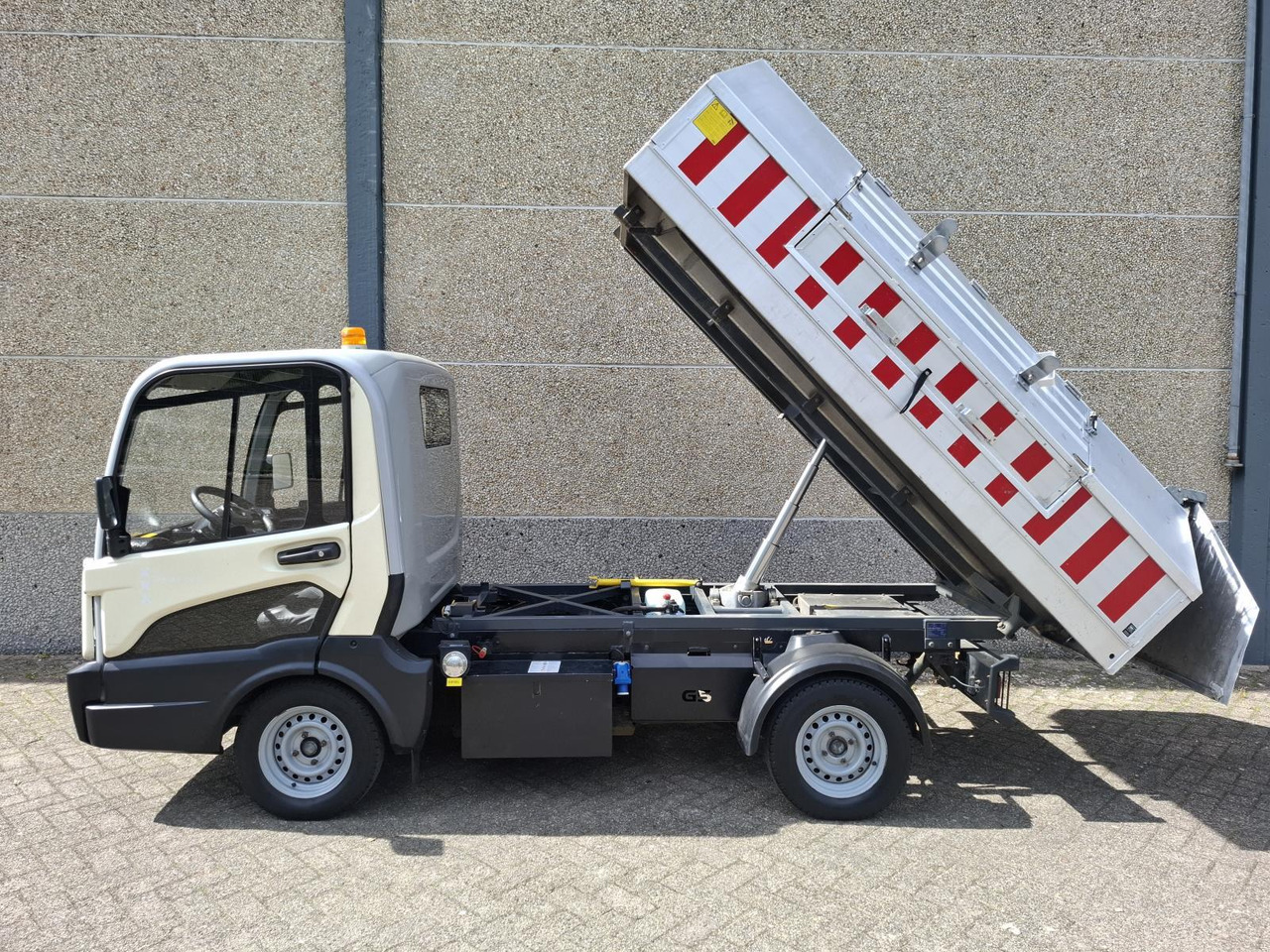 Goupil G5 Elektrische Stratenreinigingsmachine T-92-BSX - Elektrinis komunalinis automobilis: foto 3 Goupil G5 Elektrische Stratenreinigingsmachine T-92-BSX - Elektrinis komunalinis automobilis: foto 3
