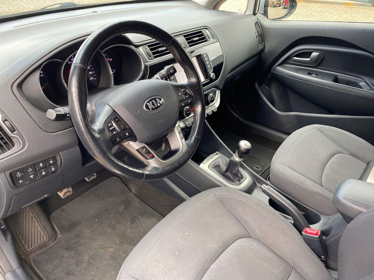 Kia Rio 1.2 CVVT ExecutiveLine | 2016 | 136.369 km | KP810H | NAP: Logisch - Hečbekas: foto 5 Kia Rio 1.2 CVVT ExecutiveLine | 2016 | 136.369 km | KP810H | NAP: Logisch - Hečbekas: foto 5