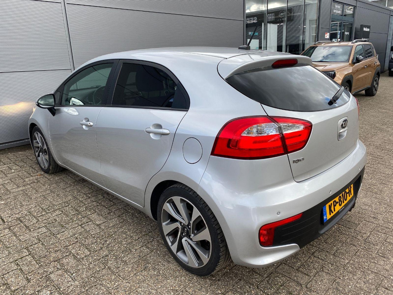 Kia Rio 1.2 CVVT ExecutiveLine | 2016 | 136.369 km | KP810H | NAP: Logisch - Hečbekas: foto 3 Kia Rio 1.2 CVVT ExecutiveLine | 2016 | 136.369 km | KP810H | NAP: Logisch - Hečbekas: foto 3