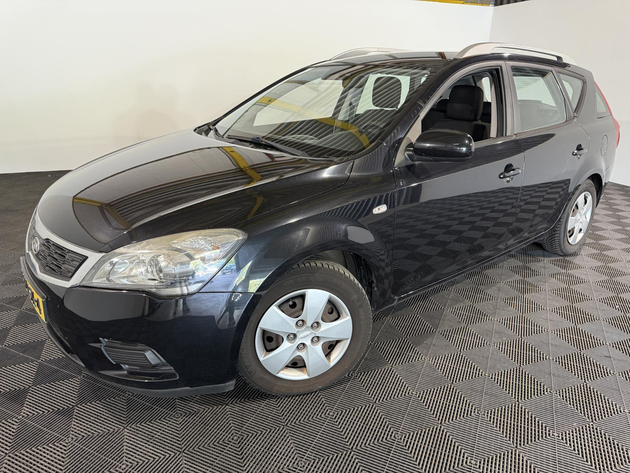 Kia | cee'd Sporty Wagon | 1.6 X-tra | 2010 | 188.387 km | 30LSX4 | Logisch - Lengvasis automobilis: foto 1 Kia | cee'd Sporty Wagon | 1.6 X-tra | 2010 | 188.387 km | 30LSX4 | Logisch - Lengvasis automobilis: foto 1