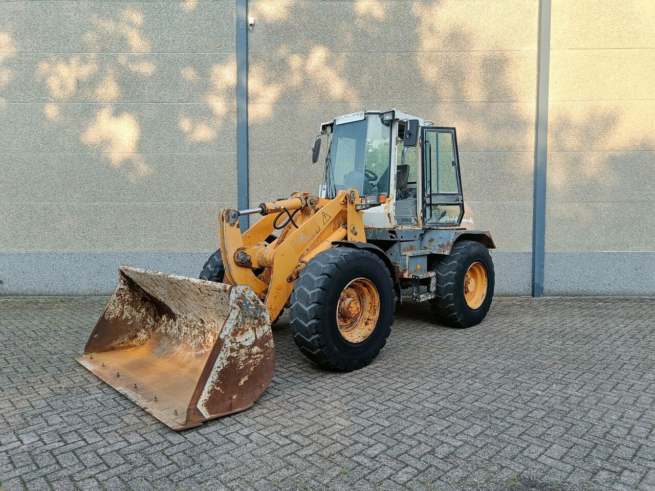 Liebherr L514 Shovel - Ratinis krautuvas: foto 1 Liebherr L514 Shovel - Ratinis krautuvas: foto 1