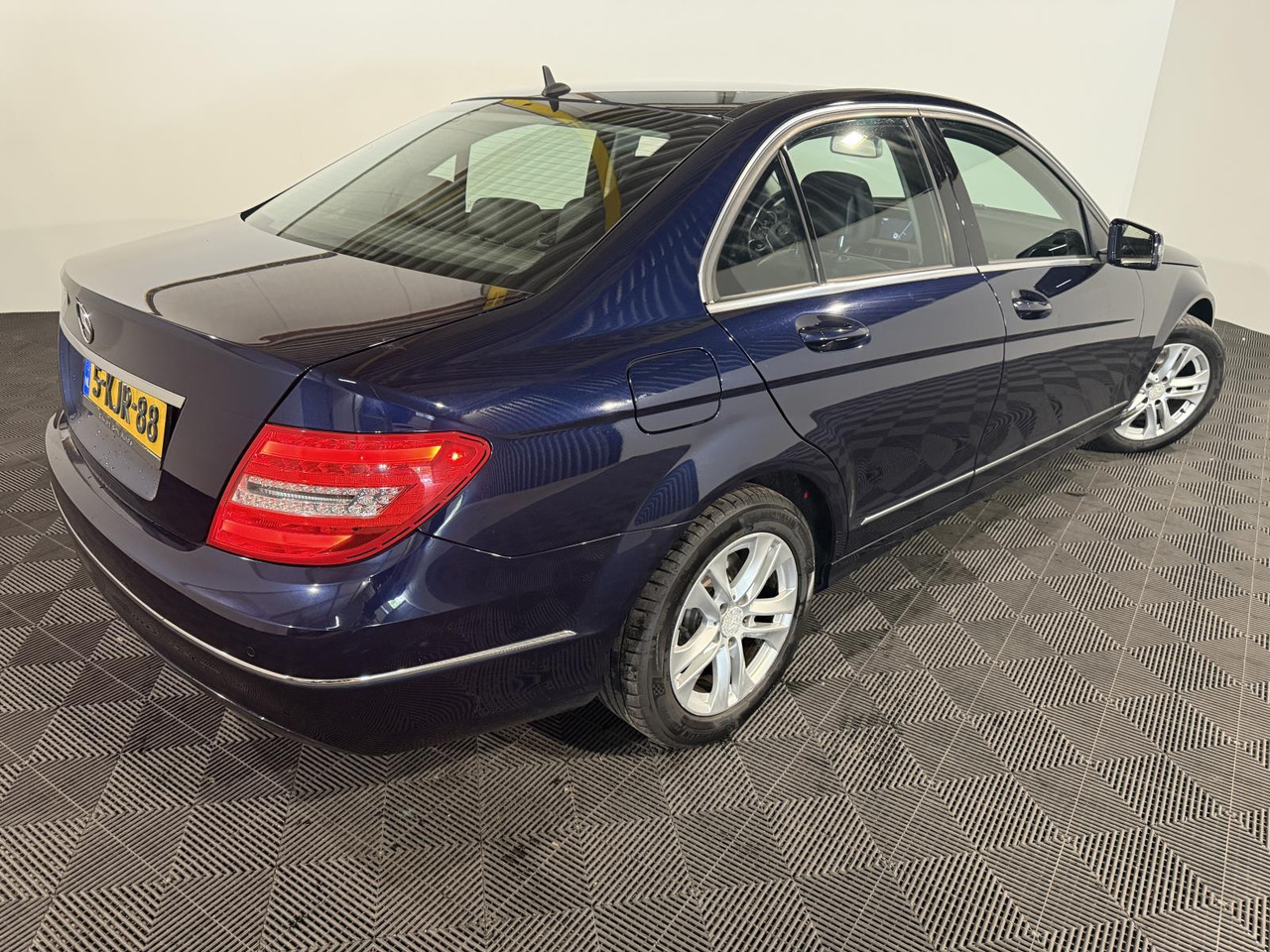 Mercedes-Benz C-klasse 220 CDI BlueEFFICIENCY Edition Avantgarde | 2013 | 348.866 km | 5-KJR-88 - Sedanas: foto 3 Mercedes-Benz C-klasse 220 CDI BlueEFFICIENCY Edition Avantgarde | 2013 | 348.866 km | 5-KJR-88 - Sedanas: foto 3
