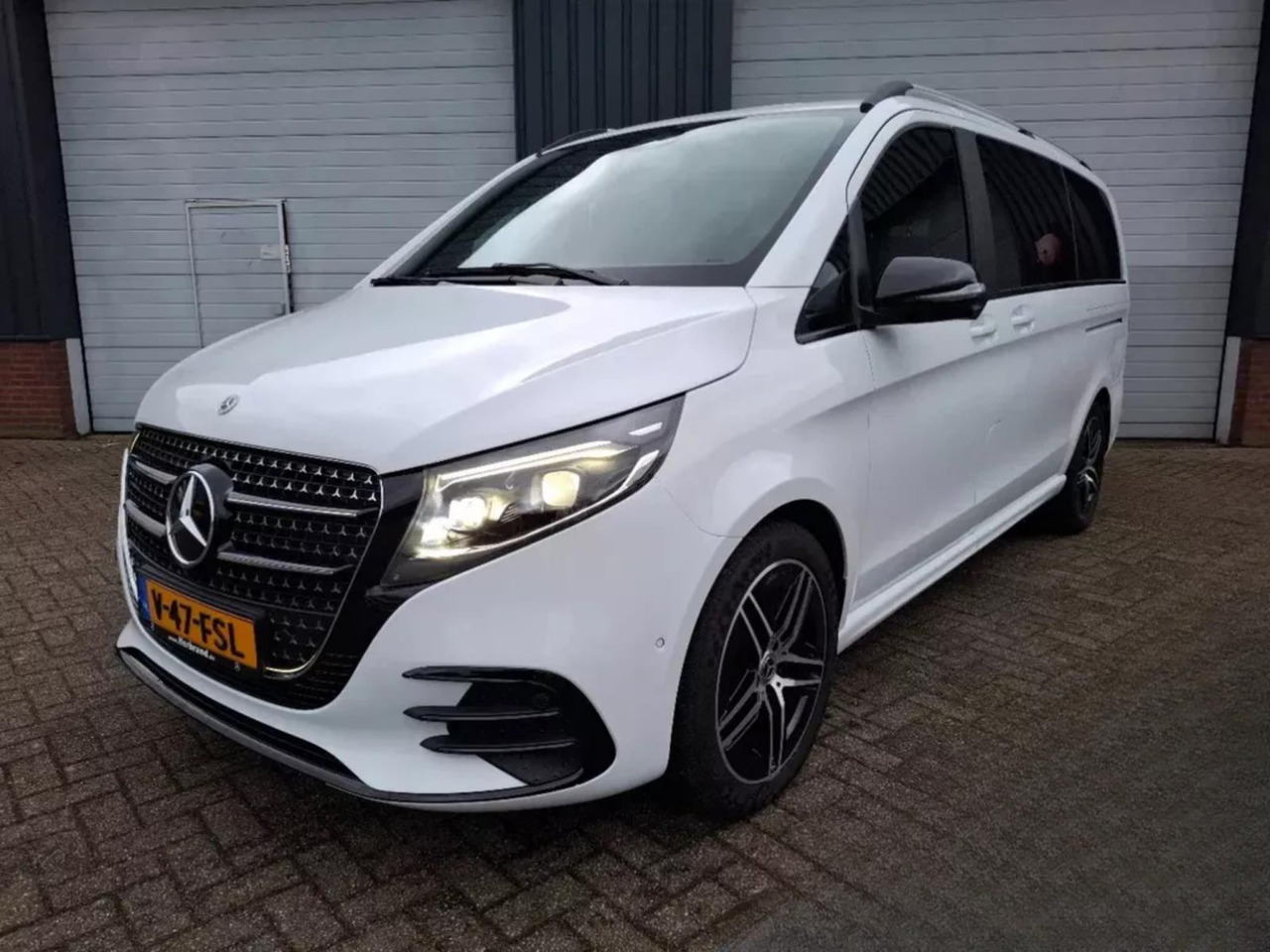 Mercedes-Benz V-Klasse AVANTGARDE V300d AUT Lang Vol opties 2024 V-47-FSL - Komercinis automobilis su dviguba kabina: foto 1 Mercedes-Benz V-Klasse AVANTGARDE V300d AUT Lang Vol opties 2024 V-47-FSL - Komercinis automobilis su dviguba kabina: foto 1