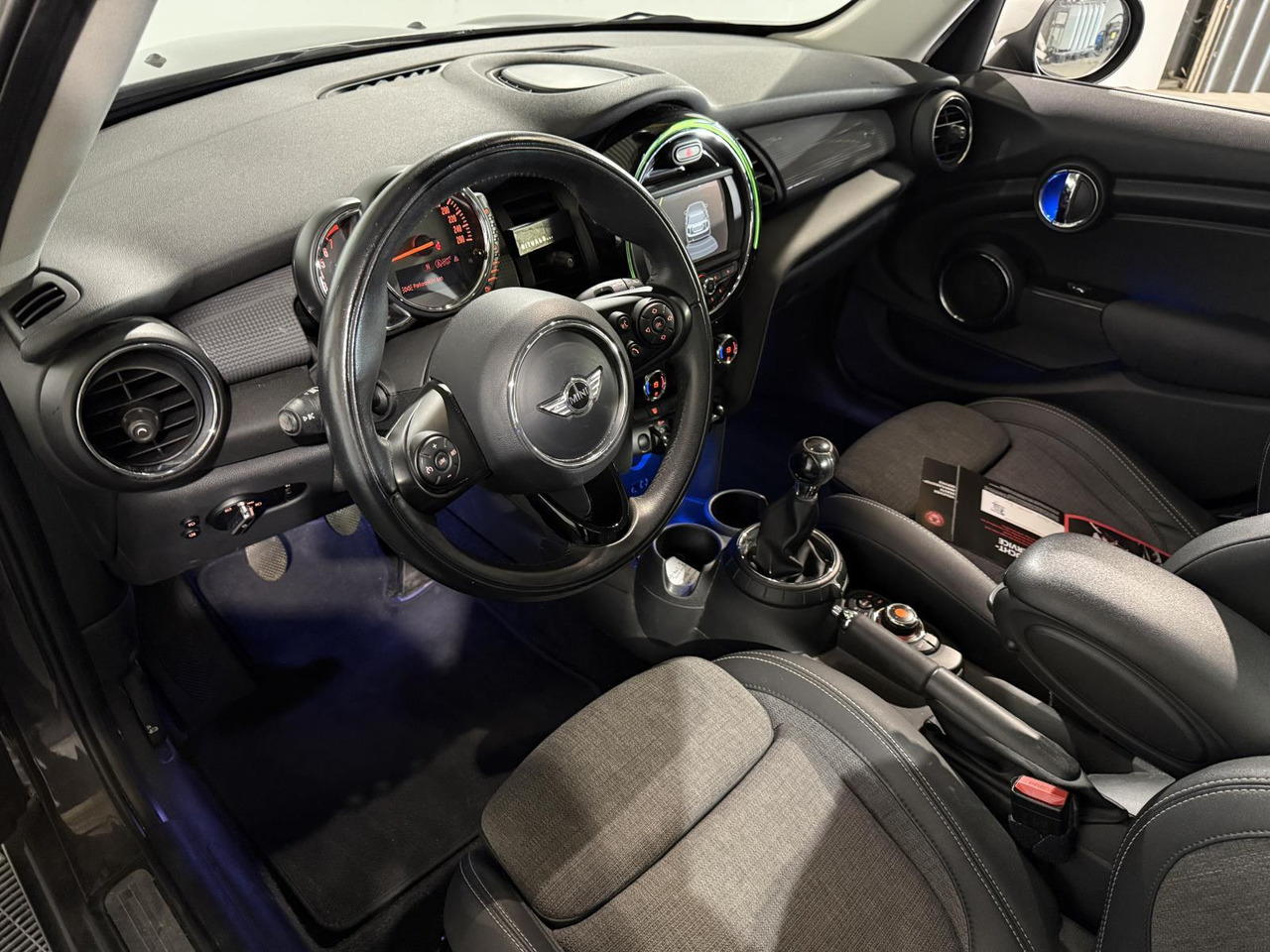 Mini | Mini | 1.5 Cooper Chili Business | 2015 | 201.355 km | 1ZPK60 | Logisch - Hečbekas: foto 4 Mini | Mini | 1.5 Cooper Chili Business | 2015 | 201.355 km | 1ZPK60 | Logisch - Hečbekas: foto 4