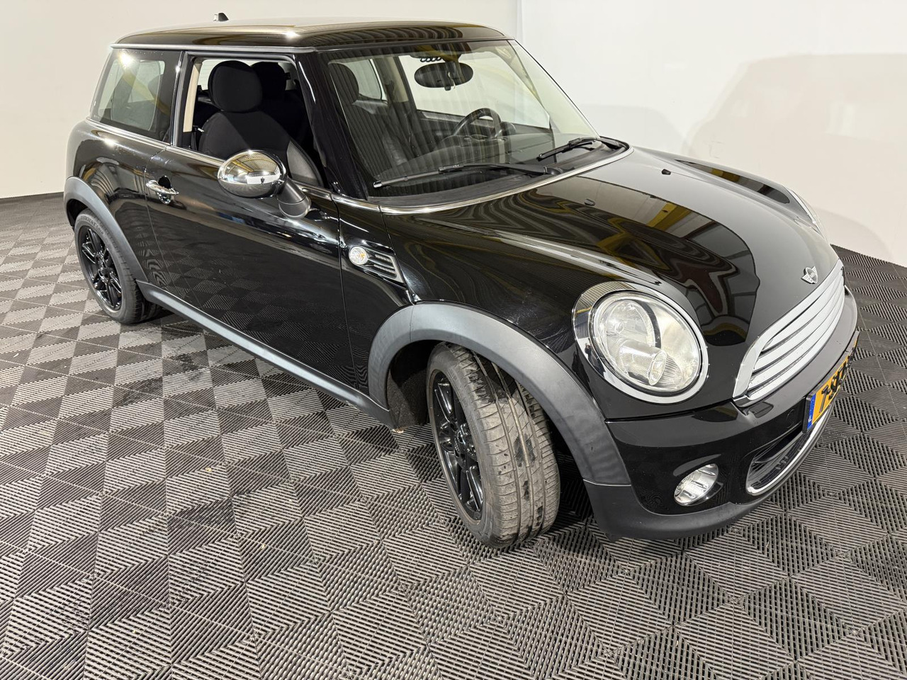 Mini | Mini | 1.6 One Pepper | 2013 | 219.773 km | 7SFJ73 | Logisch - Hečbekas: foto 3 Mini | Mini | 1.6 One Pepper | 2013 | 219.773 km | 7SFJ73 | Logisch - Hečbekas: foto 3