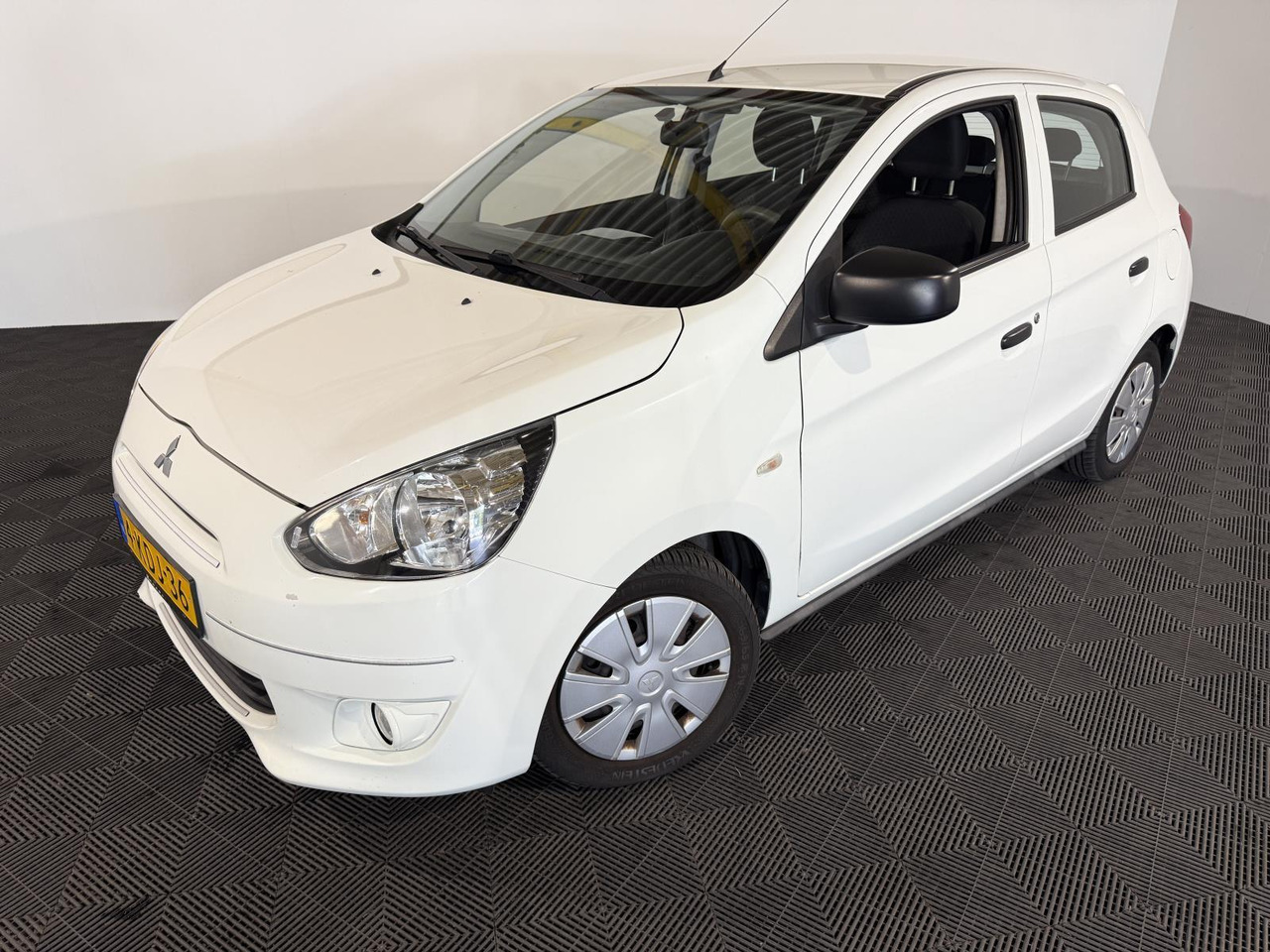 Mitsubishi | Space Star | 1.0 Inform | 2013 | 169.821 km | 4KDJ36 | Logisch - Hečbekas: foto 1 Mitsubishi | Space Star | 1.0 Inform | 2013 | 169.821 km | 4KDJ36 | Logisch - Hečbekas: foto 1