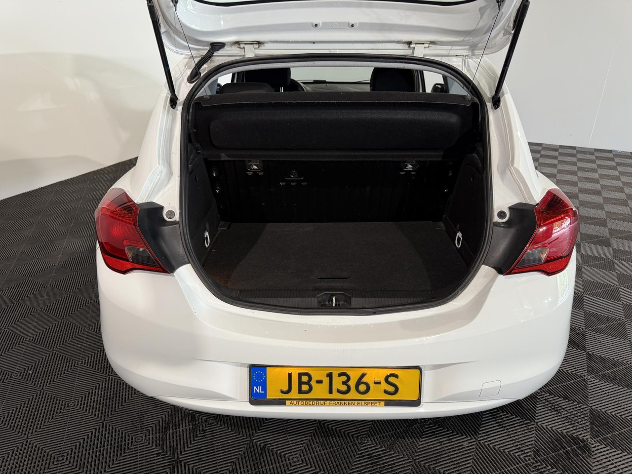 Opel Corsa 1.3 CDTI Business+ 2016 274.545 km JB-136-S - Hečbekas: foto 4 Opel Corsa 1.3 CDTI Business+ 2016 274.545 km JB-136-S - Hečbekas: foto 4