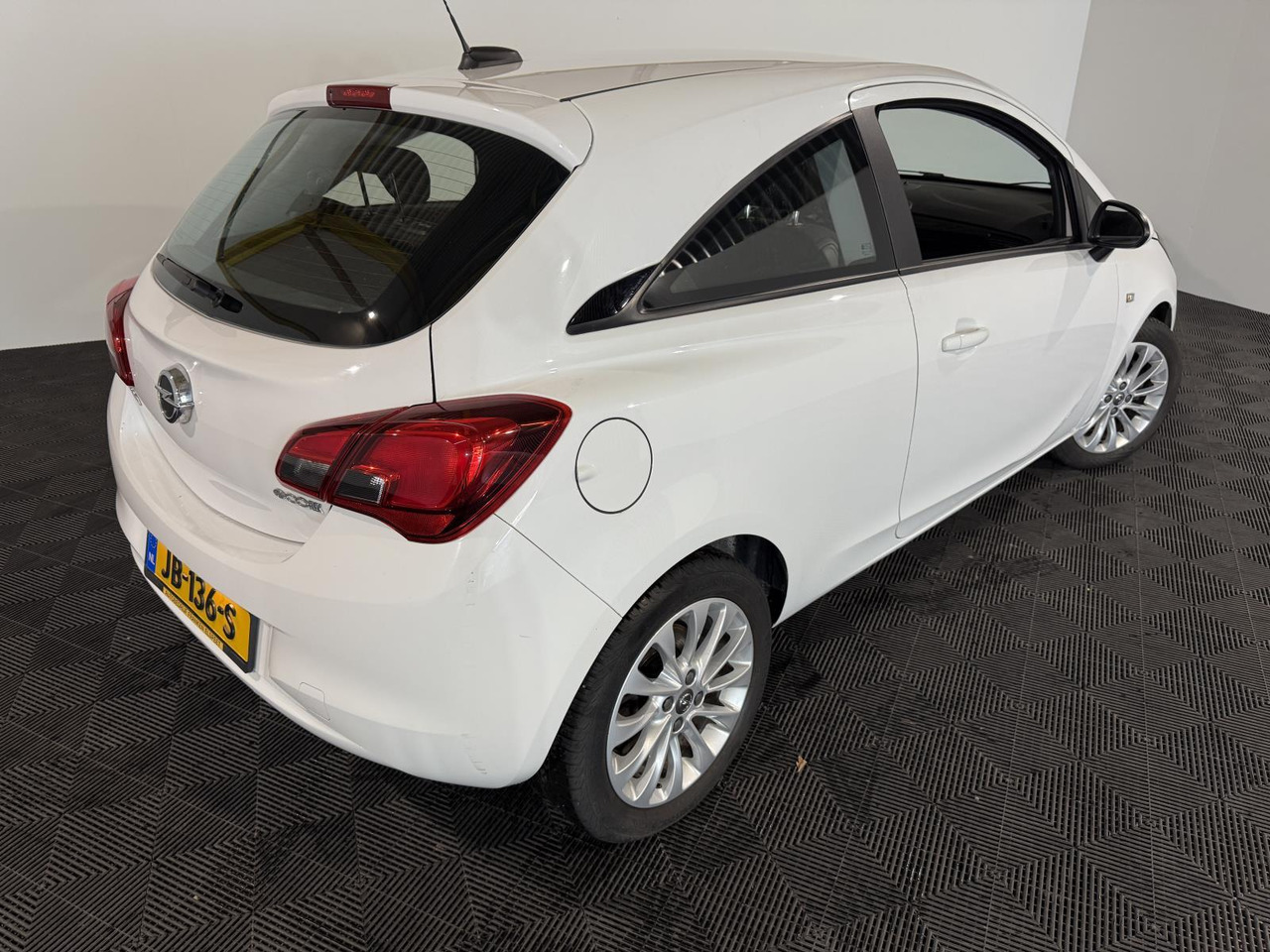 Opel Corsa 1.3 CDTI Business+ 2016 274.545 km JB-136-S - Hečbekas: foto 5 Opel Corsa 1.3 CDTI Business+ 2016 274.545 km JB-136-S - Hečbekas: foto 5
