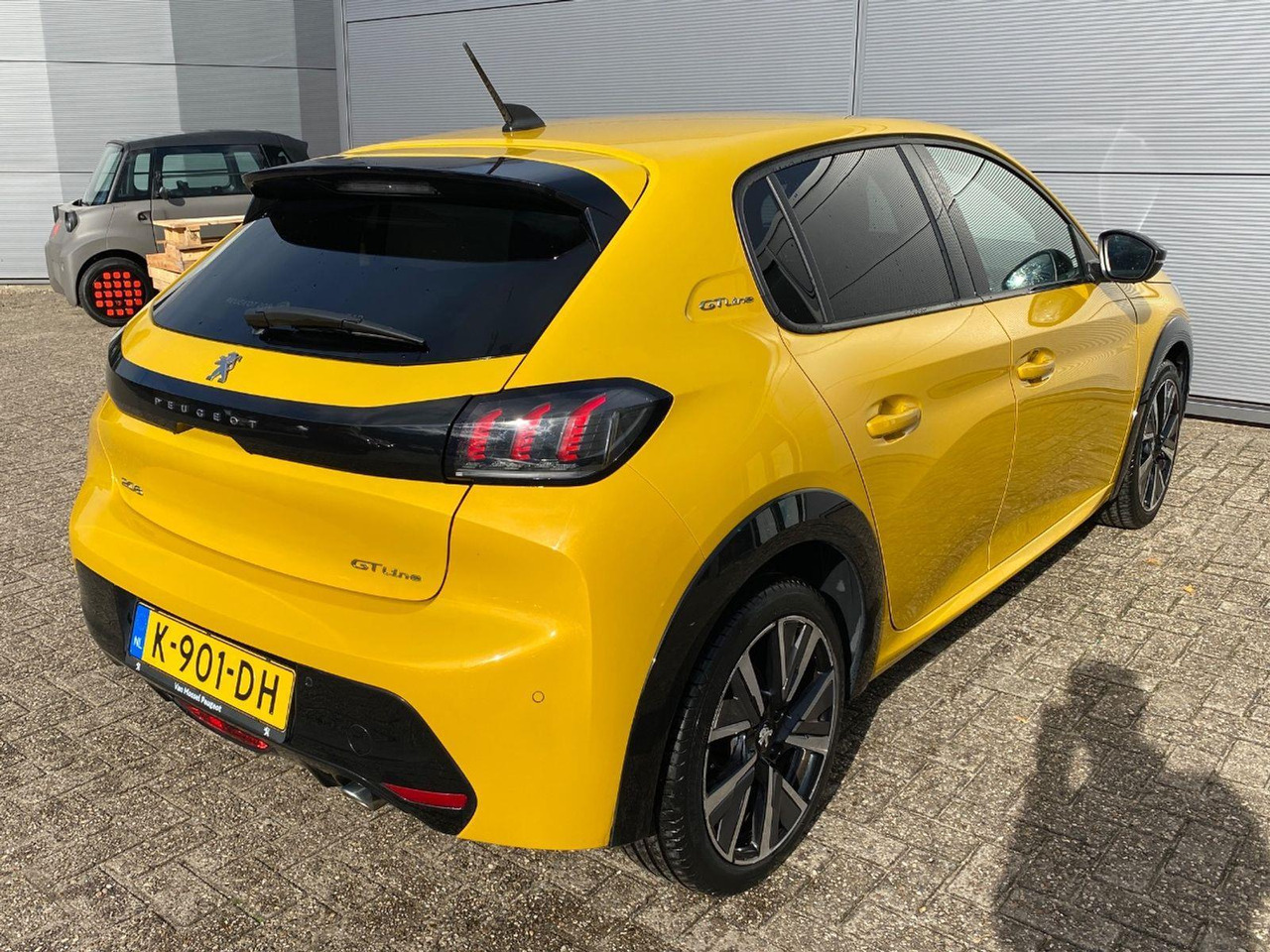 Peugeot 208 1.2 PureTech GT - Line | 2020 | 101.387 km | K901DH | NAP: Logisch - Hečbekas: foto 4 Peugeot 208 1.2 PureTech GT - Line | 2020 | 101.387 km | K901DH | NAP: Logisch - Hečbekas: foto 4
