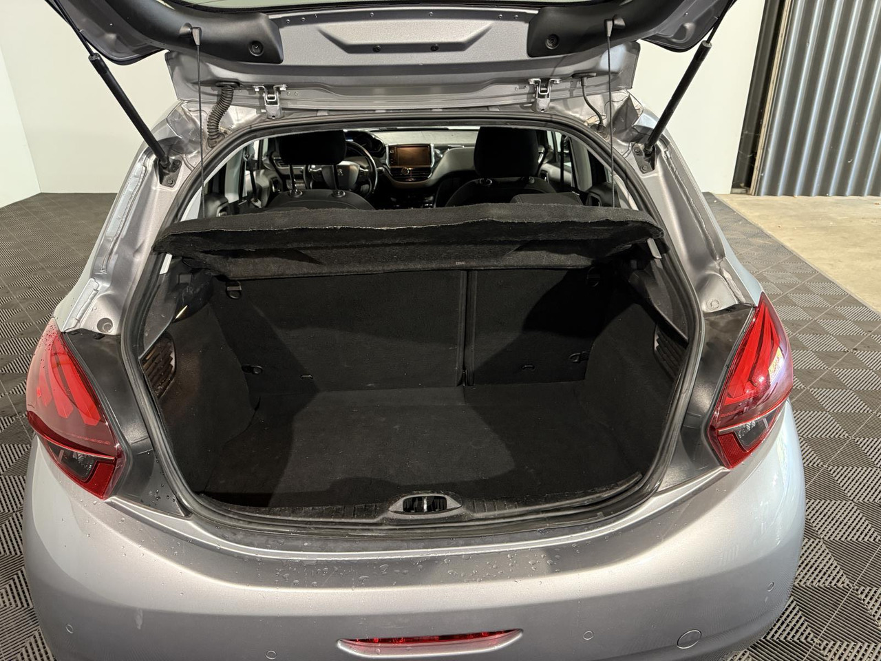 Peugeot | 208 | 1.5 BlueHDi Blue Lease Allure | 2019 | 183.354 km | R049BT | Geen oordeel - Hečbekas: foto 5 Peugeot | 208 | 1.5 BlueHDi Blue Lease Allure | 2019 | 183.354 km | R049BT | Geen oordeel - Hečbekas: foto 5