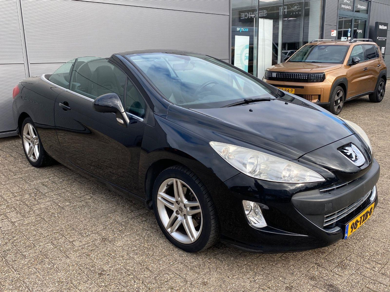 Peugeot 308 CC 1.6 THP Sport Pack | 2011 | 156.692 km | 98TXB8 | NAP: Geen oordeel - Lengvasis automobilis: foto 2 Peugeot 308 CC 1.6 THP Sport Pack | 2011 | 156.692 km | 98TXB8 | NAP: Geen oordeel - Lengvasis automobilis: foto 2