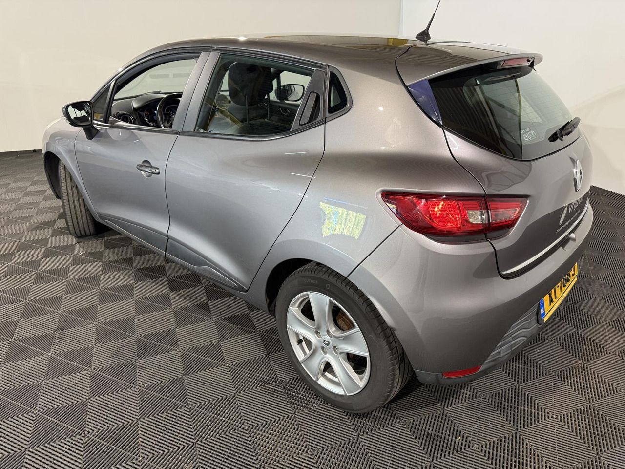 Renault | Clio | 0.9 TCe Dynamique | 2016 | 192.462 km | XT788J | Geen oordeel - Hečbekas: foto 3 Renault | Clio | 0.9 TCe Dynamique | 2016 | 192.462 km | XT788J | Geen oordeel - Hečbekas: foto 3