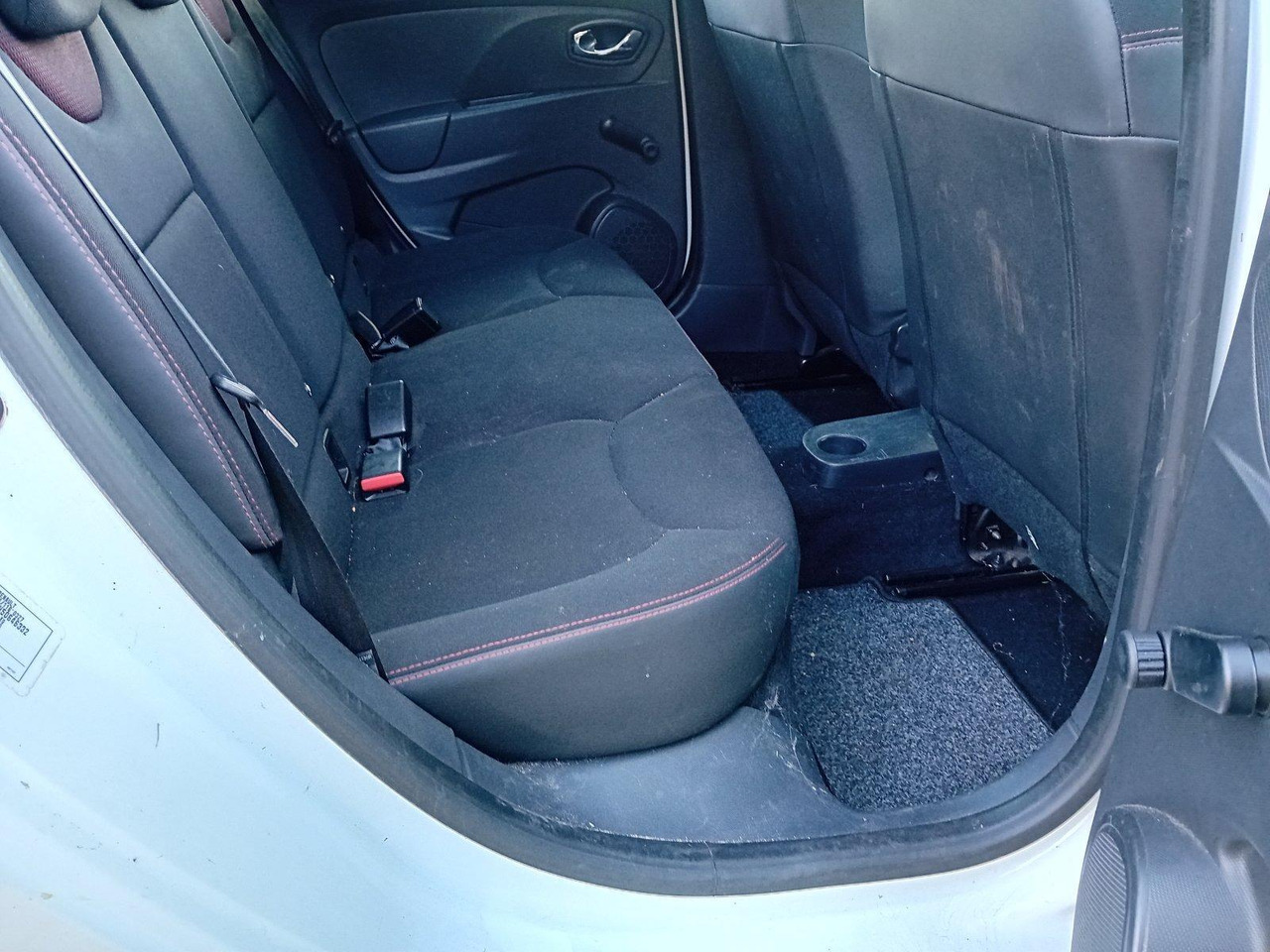 Renault | Clio | 1.2 16V | 2014 | 128.227 km | TN-718-J - Hečbekas: foto 4 Renault | Clio | 1.2 16V | 2014 | 128.227 km | TN-718-J - Hečbekas: foto 4