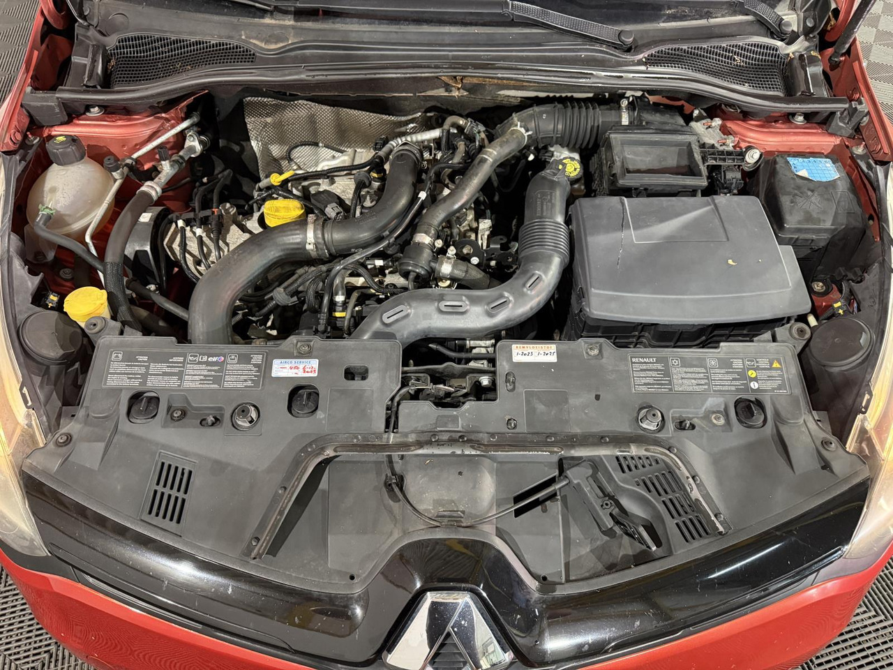 Renault | Clio Estate | 0.9 TCe Expression | 2013 | 217.223 km | 8KZD48 | Logisch - Lengvasis automobilis: foto 4 Renault | Clio Estate | 0.9 TCe Expression | 2013 | 217.223 km | 8KZD48 | Logisch - Lengvasis automobilis: foto 4