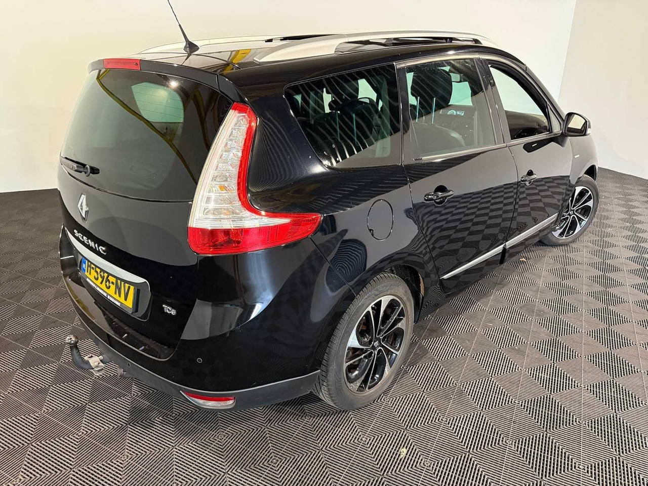 Renault Grand Scénic 1.2 Tce Bose | 2016 | 118.319 km | H-596-NV - Lengvasis automobilis: foto 4 Renault Grand Scénic 1.2 Tce Bose | 2016 | 118.319 km | H-596-NV - Lengvasis automobilis: foto 4